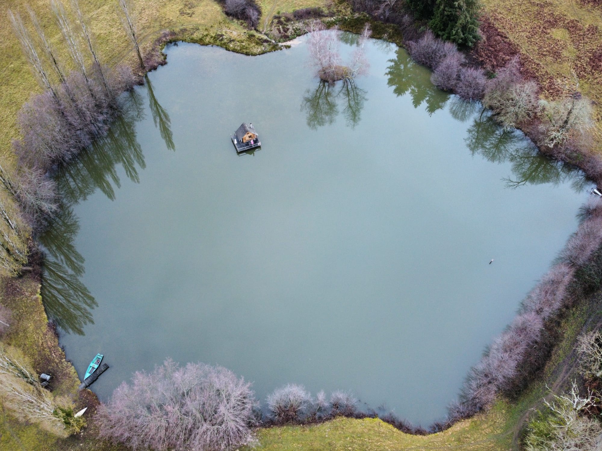 Cabane du Bout du Monde : une évasion sur l'eau en Bourgogne à Saint-Didier-Sur-Arroux — vue depuis la terrasse