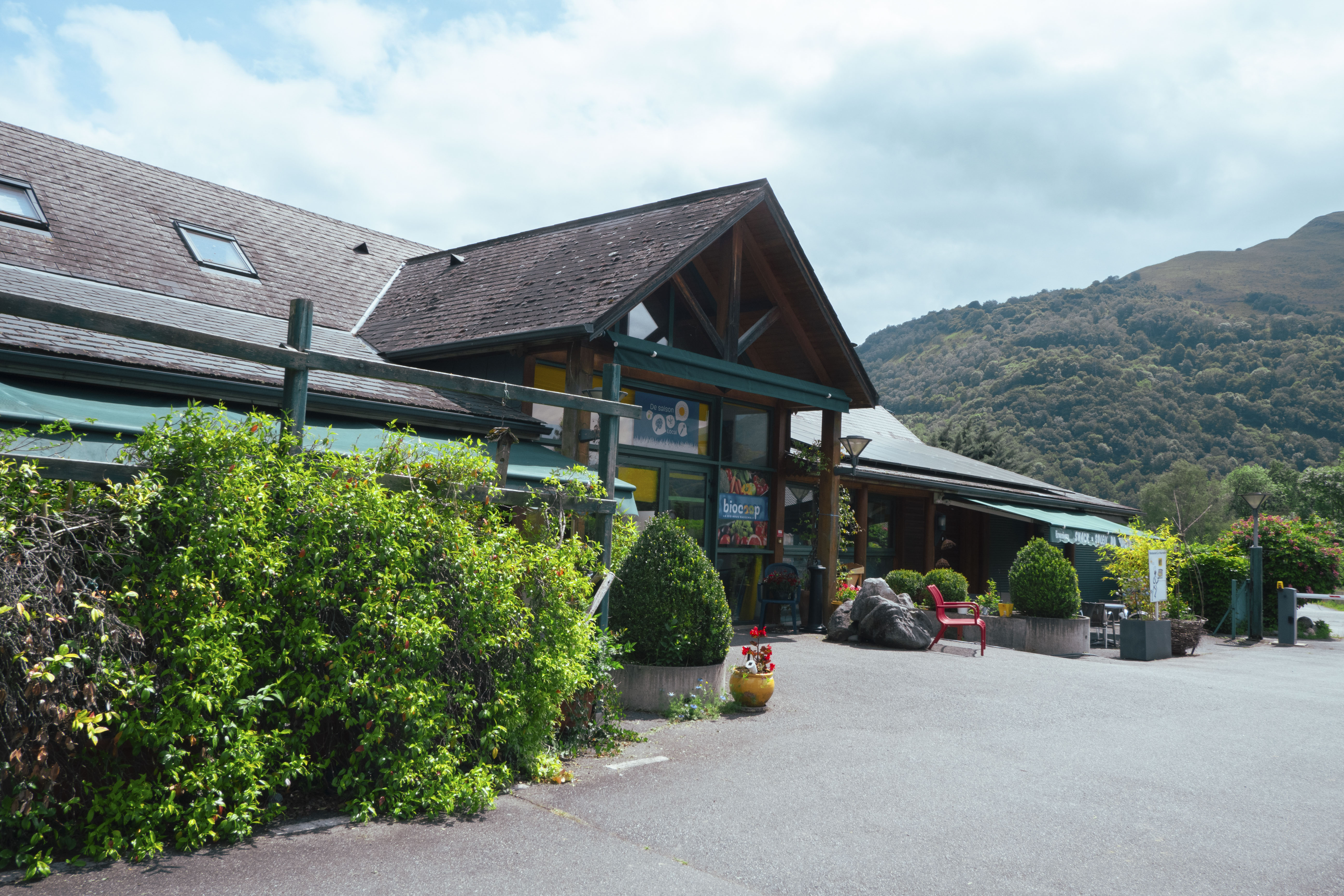 Chalet du Berger : un refuge enchanteur au cœur des Midi-Pyrénées à Agos-Vidalos — vue depuis la terrasse