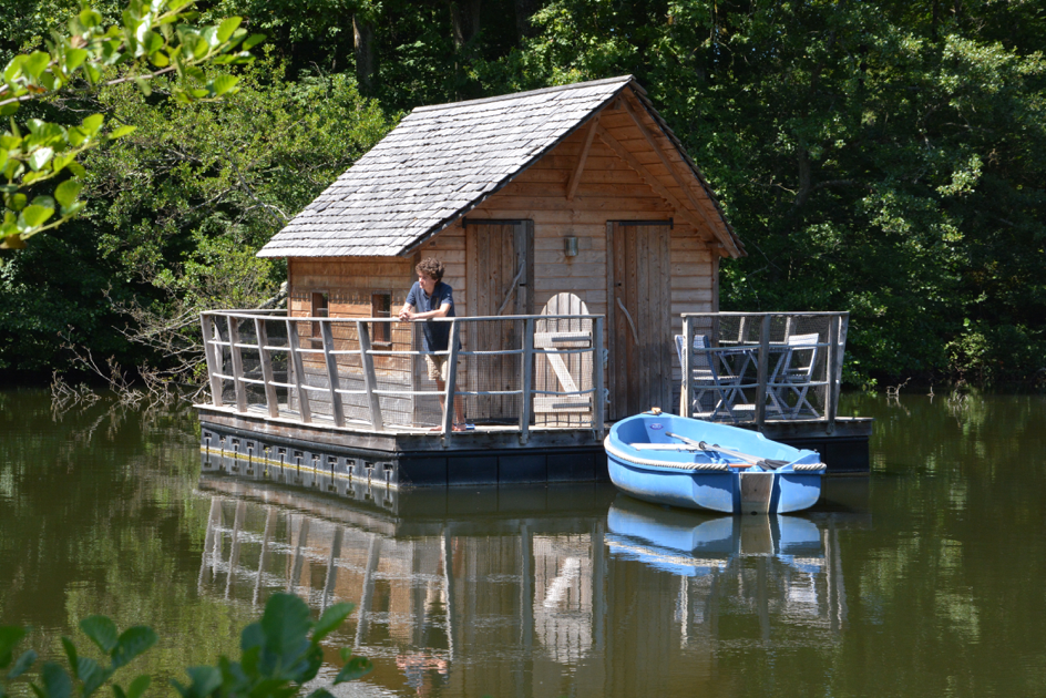 Cabane Belle île : une échappée sur l'eau en Pays de la Loire à La Baconnière — vue intérieure