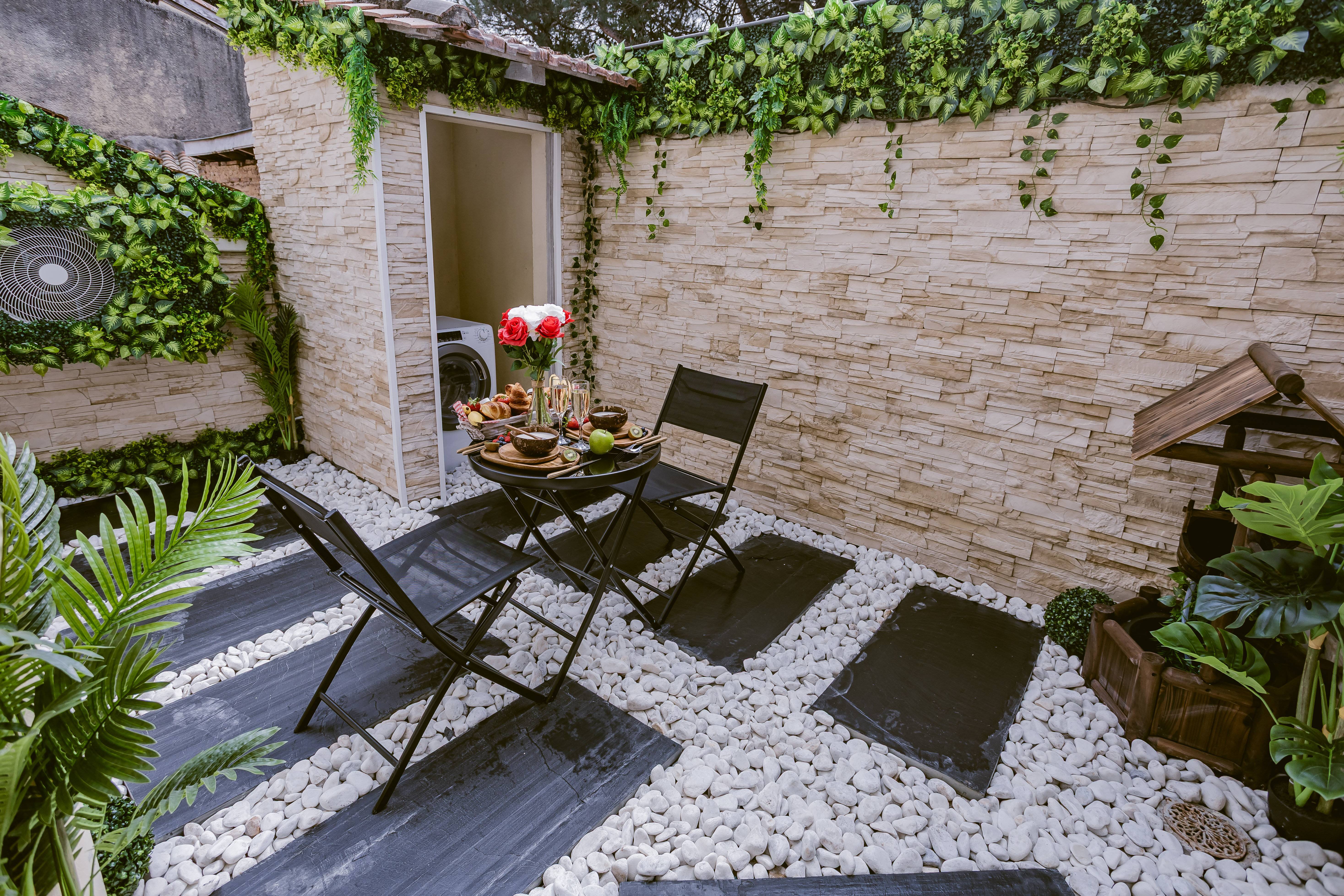 La Jungle Room & Spa — Chambre à thème tropicale en Dordogne à Coursac — salle de bain