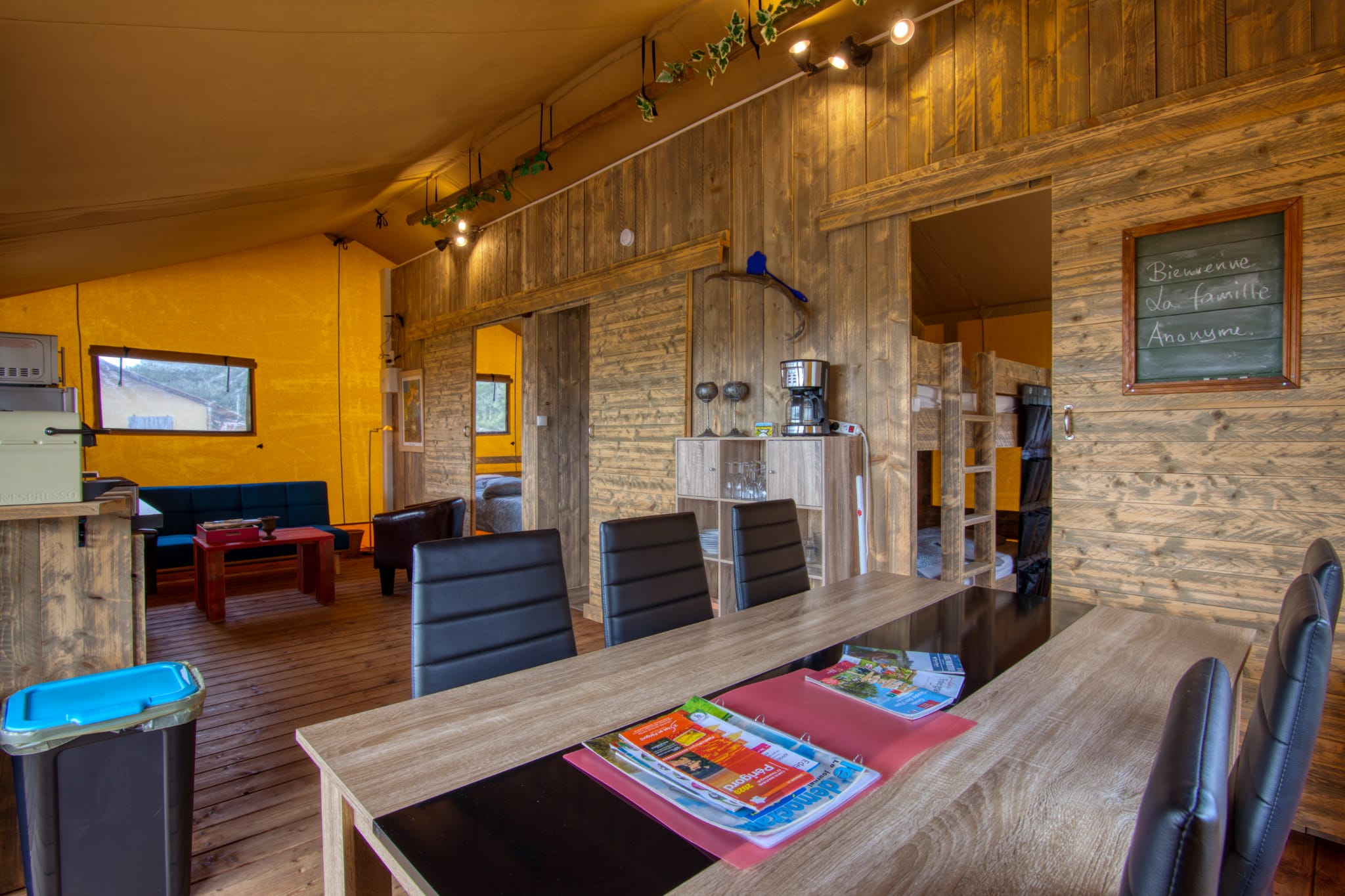 Les lodges d'Home sweet lodge — Lodge safari avec spa en Dordogne à Alles-sur-Dordogne — cuisine