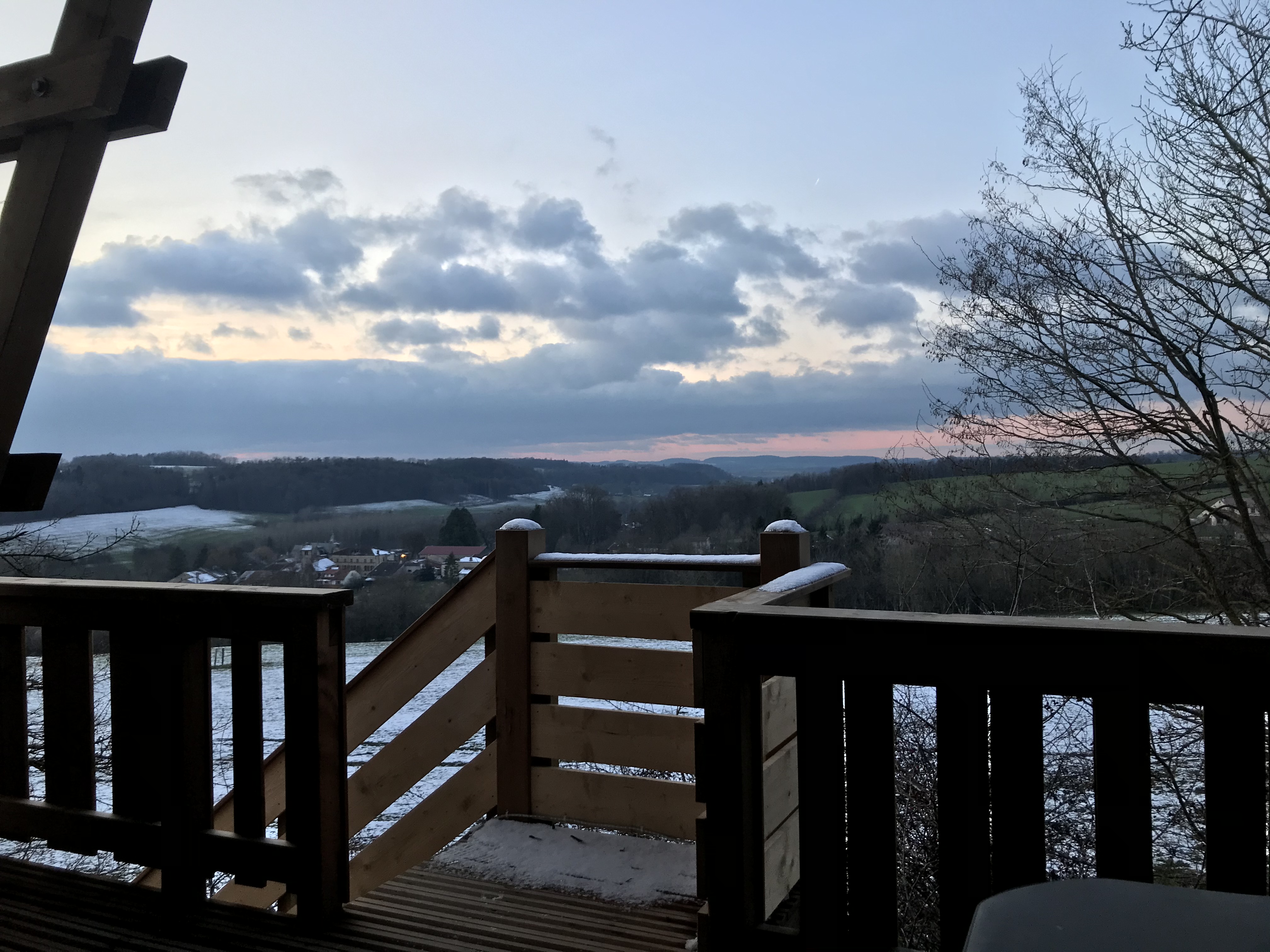 Cottage Spa Orion : une cabane sur pilotis pour une escapade romantique à Ville-Sur-Illon — vue intérieure