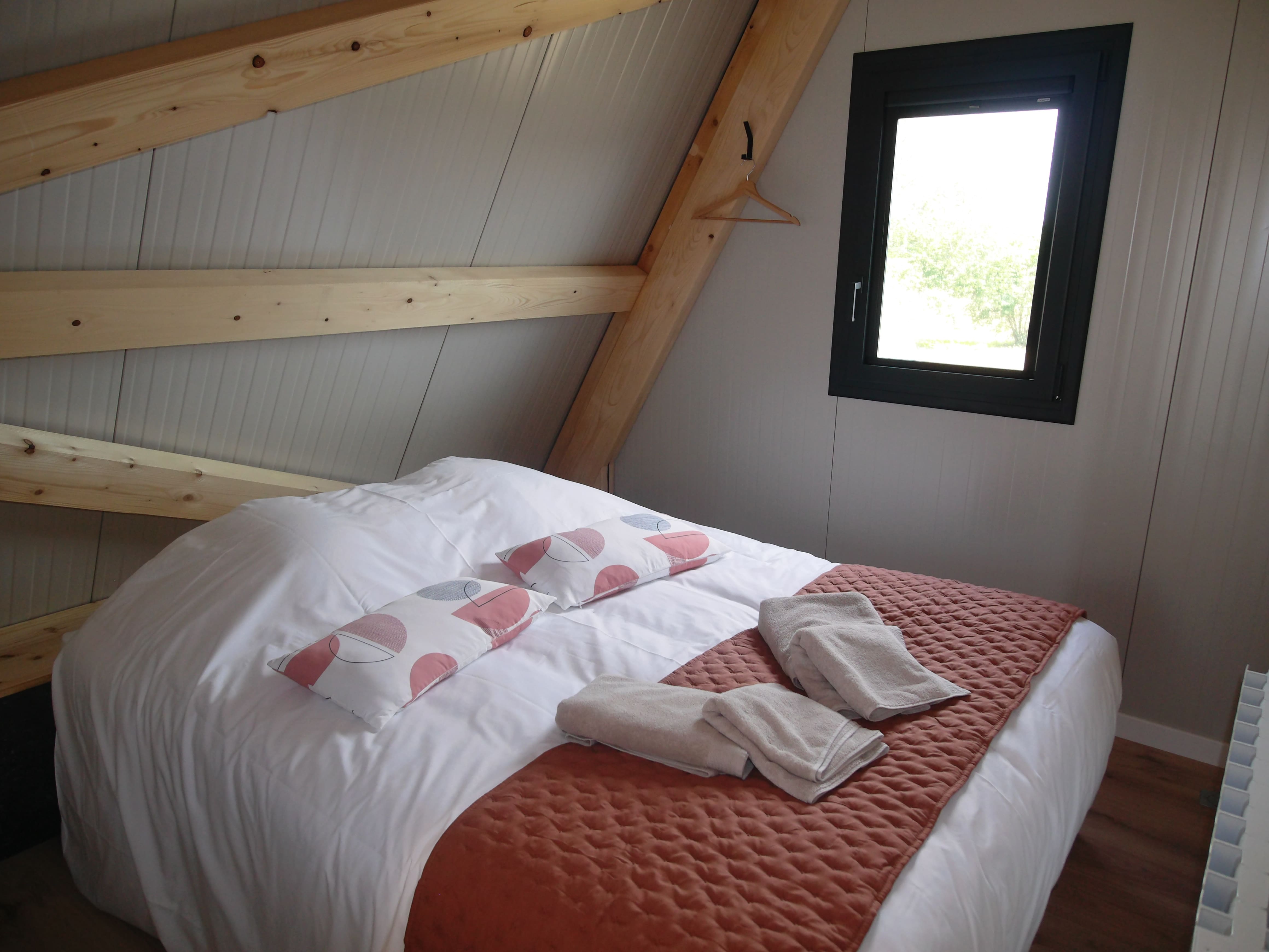 Le Tipi Françoise : un chalet enchanteur en pleine nature à Blancs Coteaux — salle de bain