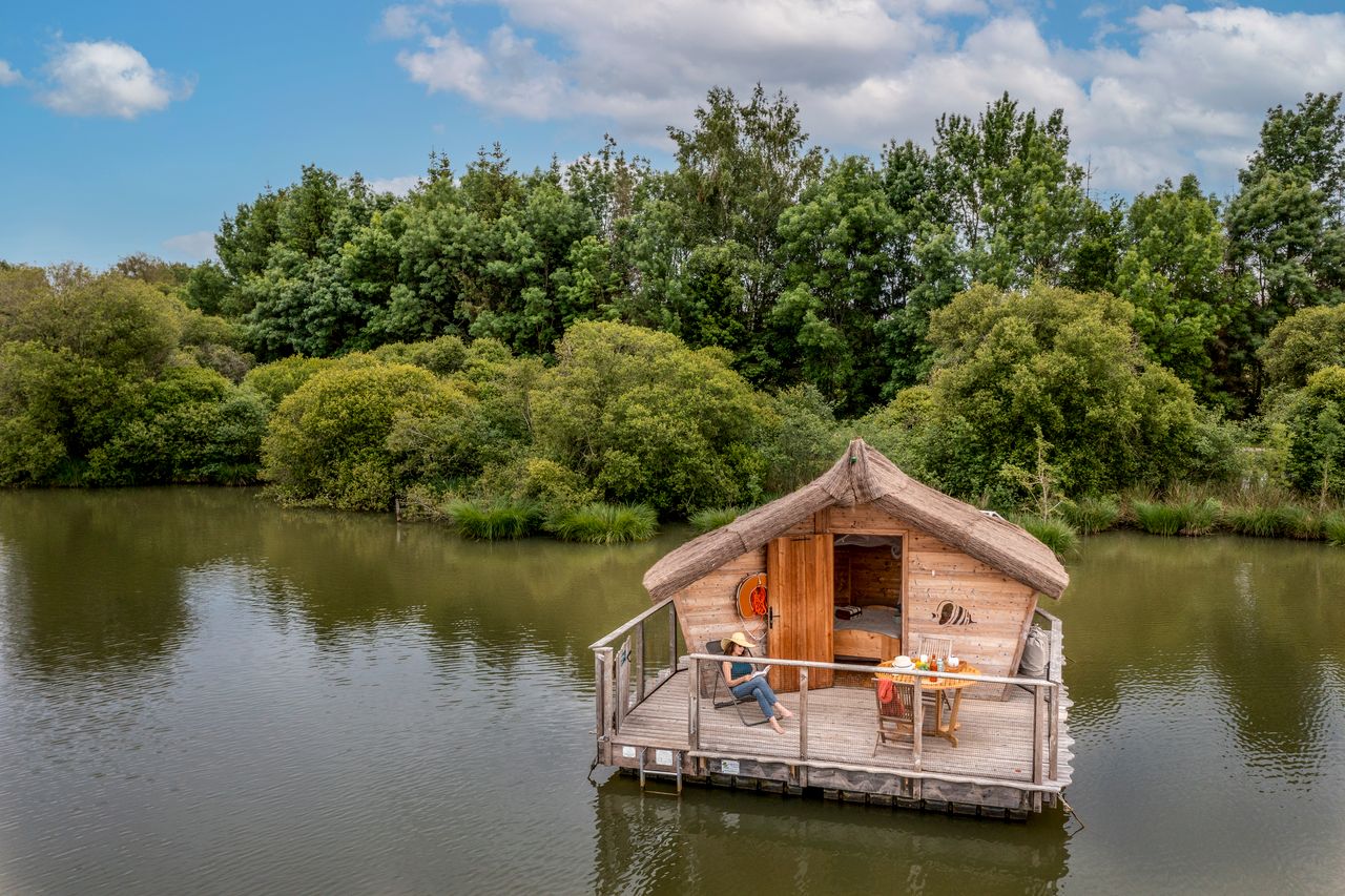 Cabane Duo flottante Bora : une évasion sur l'eau en Poitou-Charentes