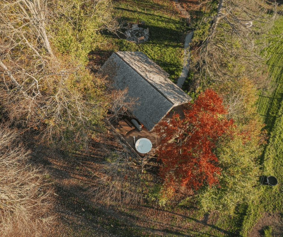 Cabanon Perché — Cabane dans les arbres avec spa à Château de Memanat