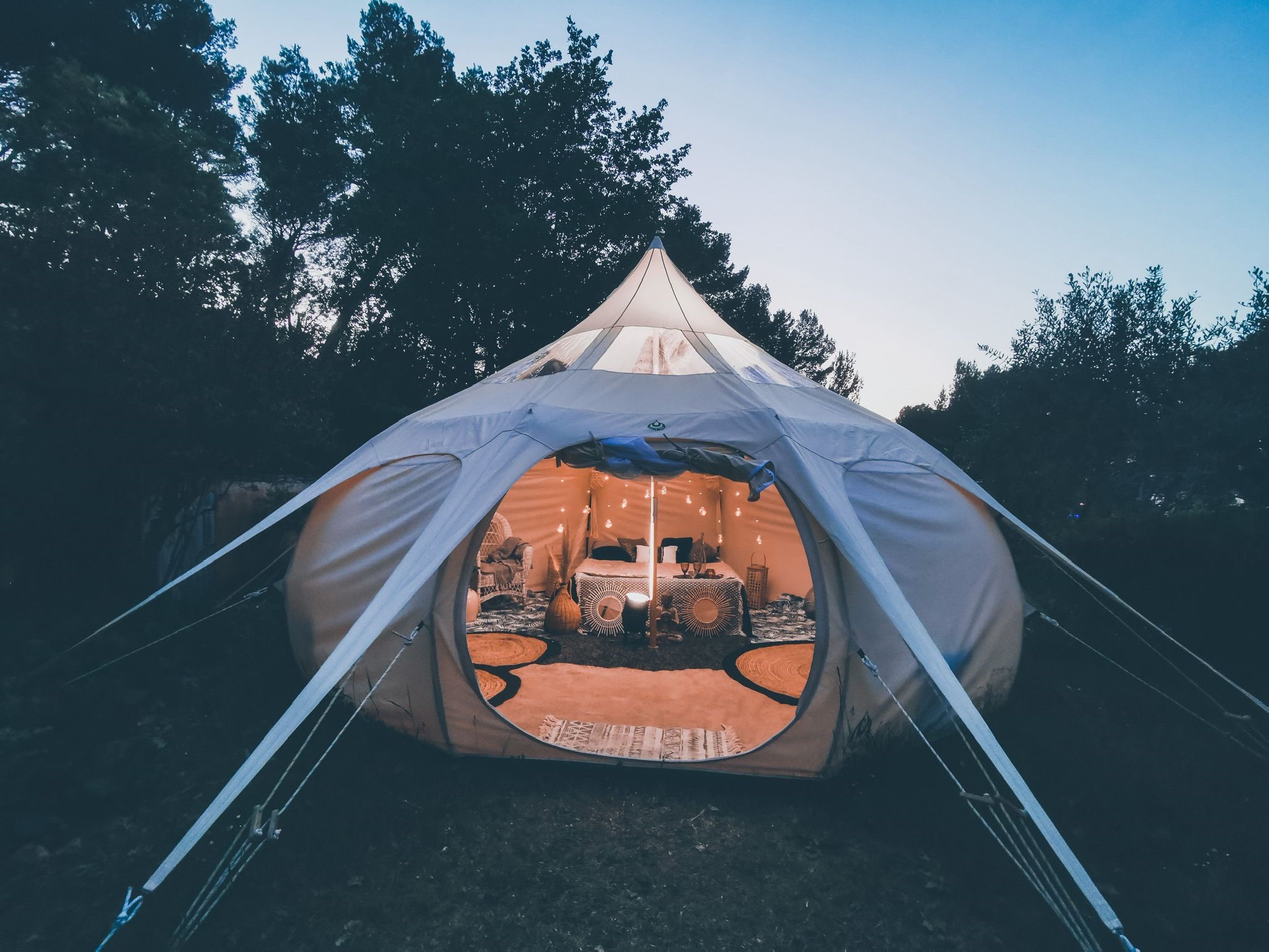 Lotus Belle Tent — Tente glamping avec vue sur les étoiles à Vaucluse