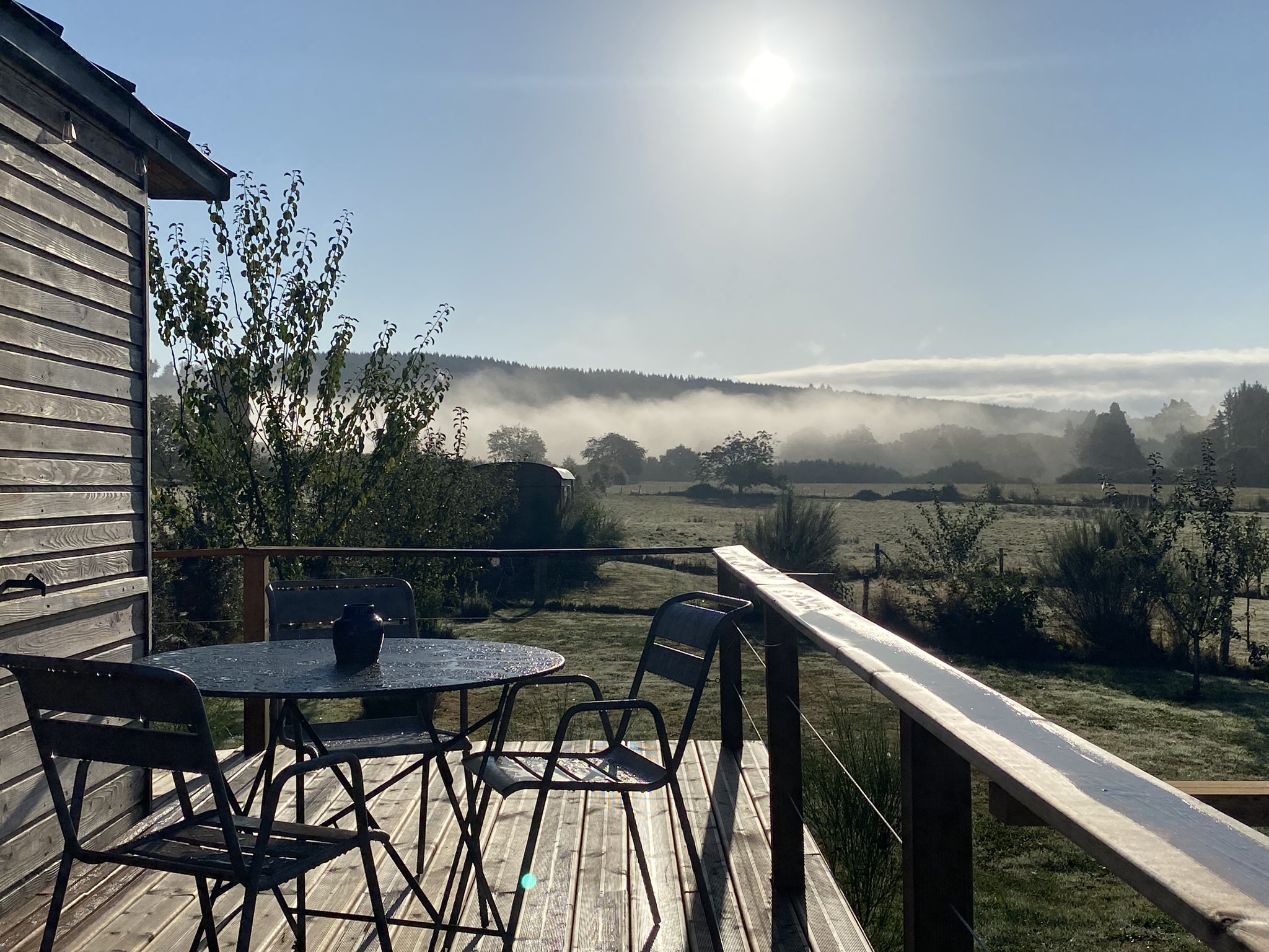 La roulotte du verger : un cocon insolite en Limousin à Champnétery — environnement naturel