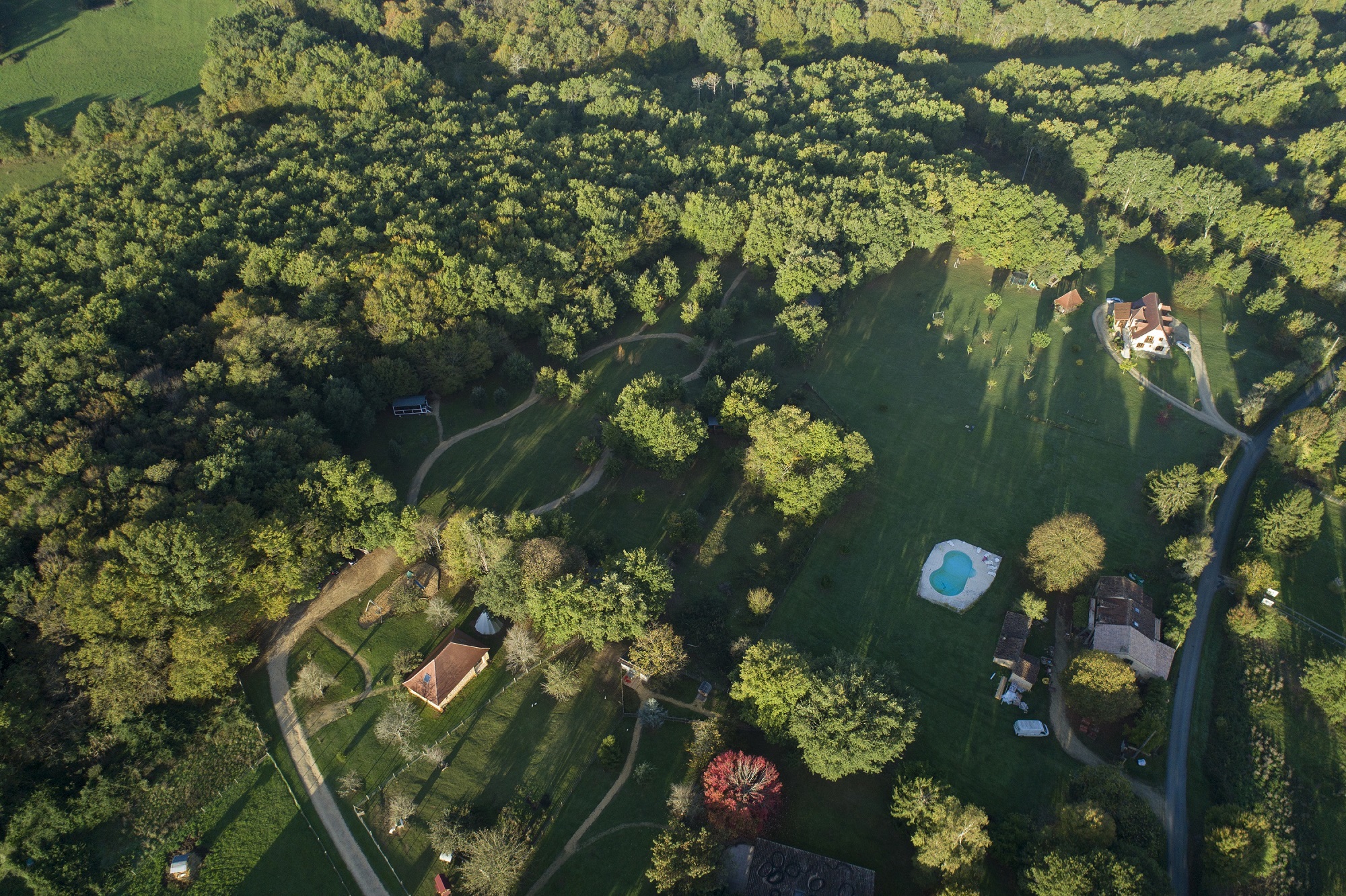 Évasion en roulotte au cœur de la Dordogne à Monsac — détail architectural