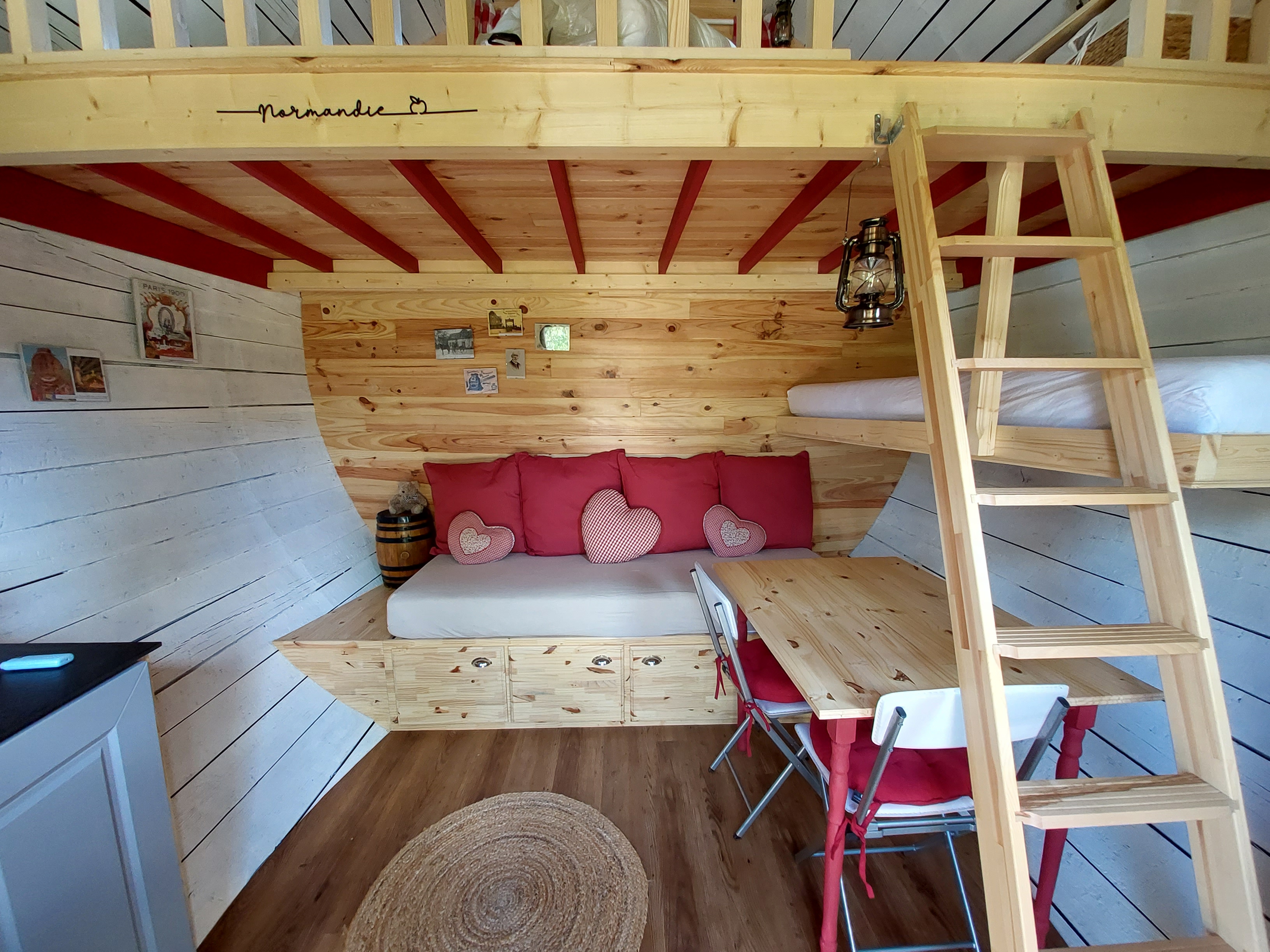 L'Authentique Tonneau à Cidre d'Emma : une expérience unique en Basse-Normandie à Litteau — salle de bain