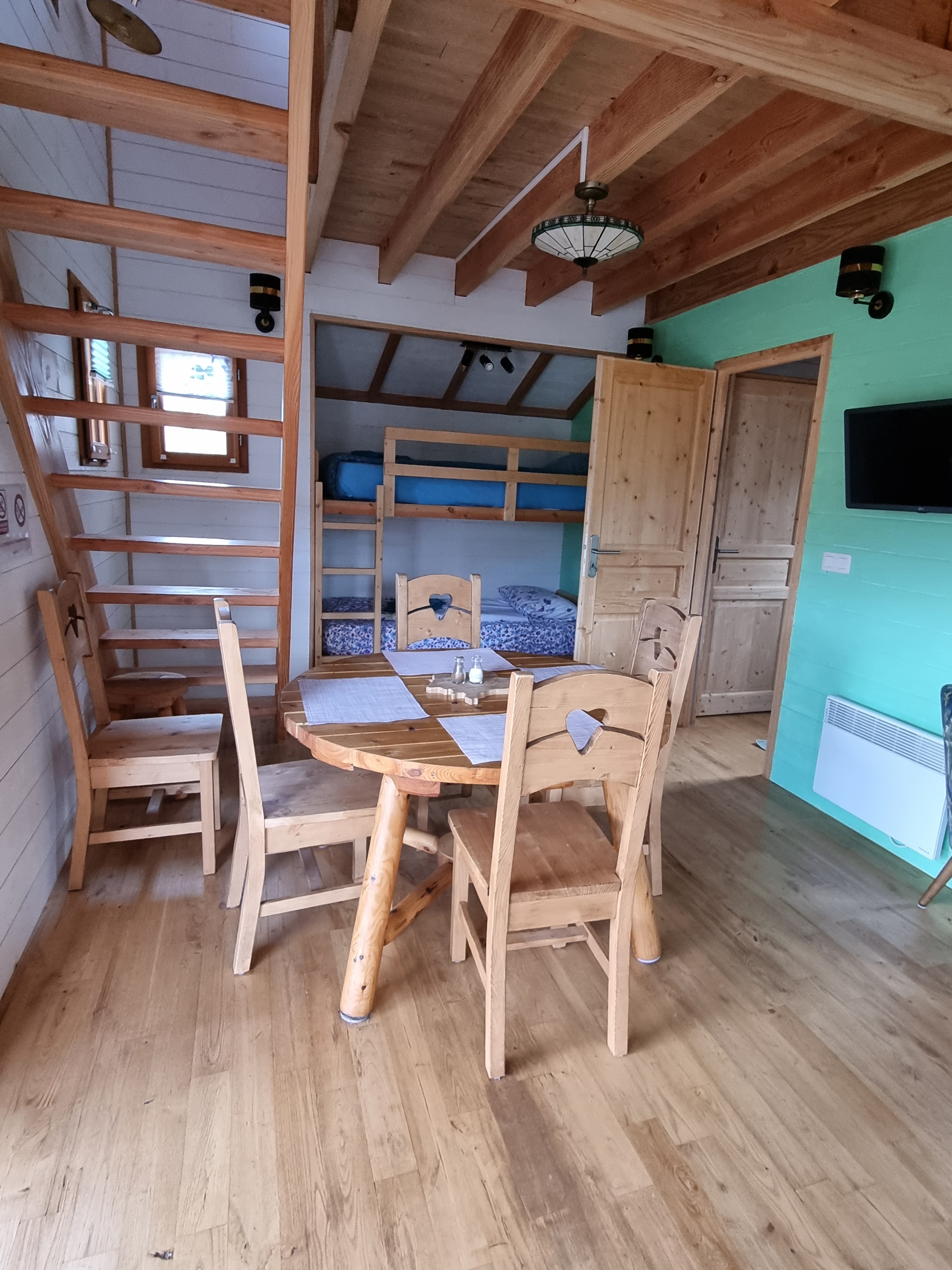 Cabane Asiatique — Séjour exotique avec spa à Vercors, Drôme à Saint-Jean-En-Royans — salle de bain