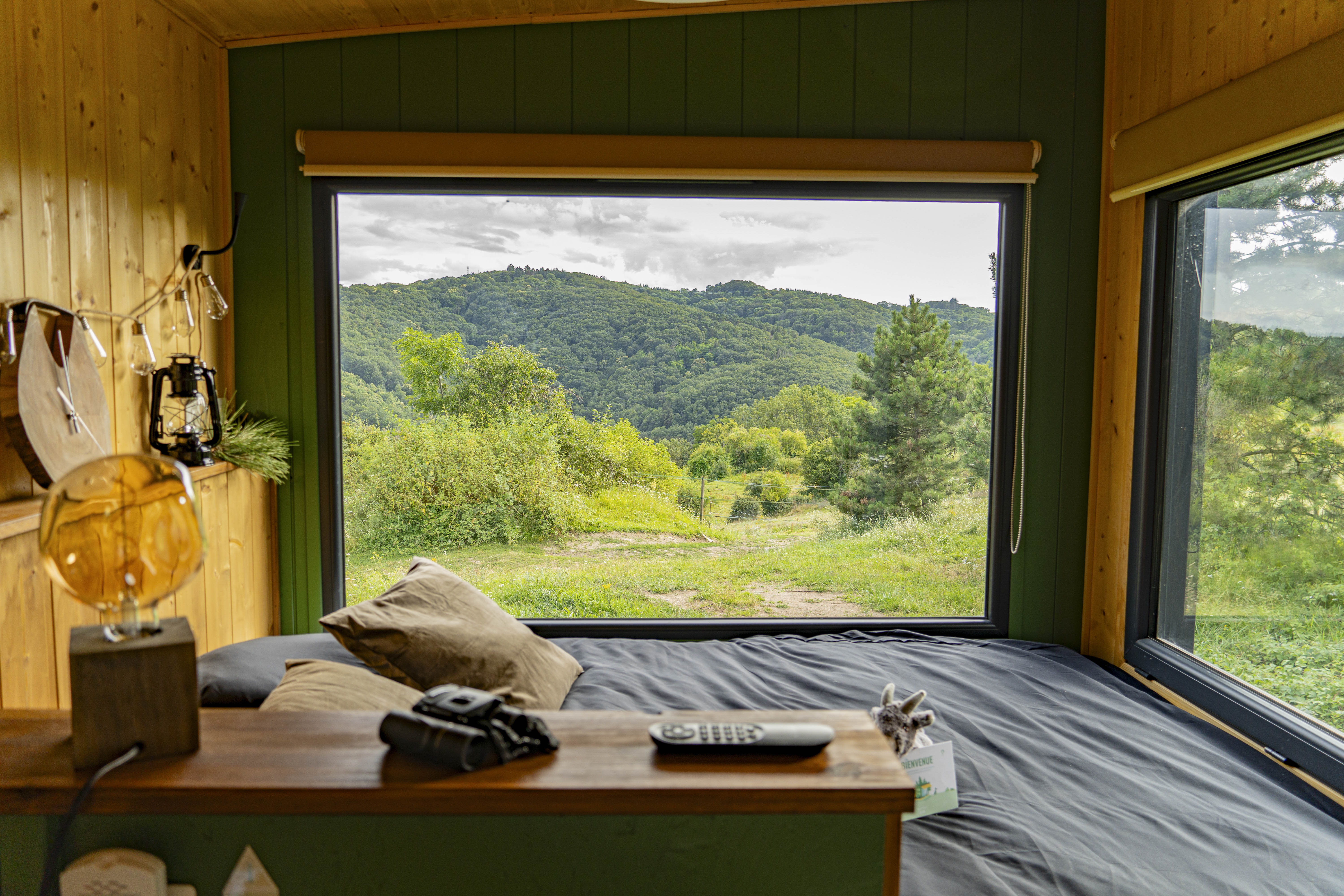 Le Bosquet des Dômes : une tiny house au cœur de l'Auvergne à Châtel-Guyon — environnement naturel