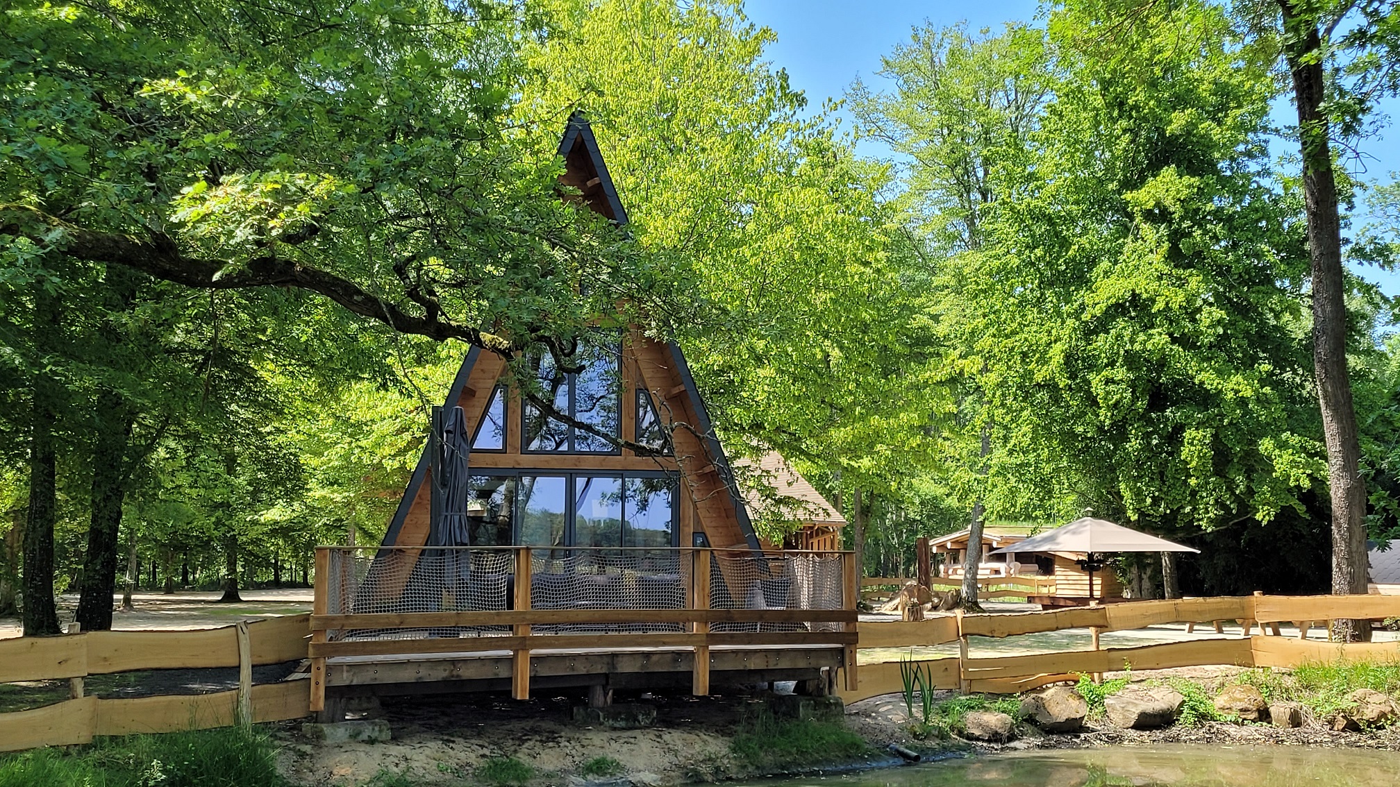 La cabane Delta : une évasion au cœur de la nature à Echouboulains — vue intérieure
