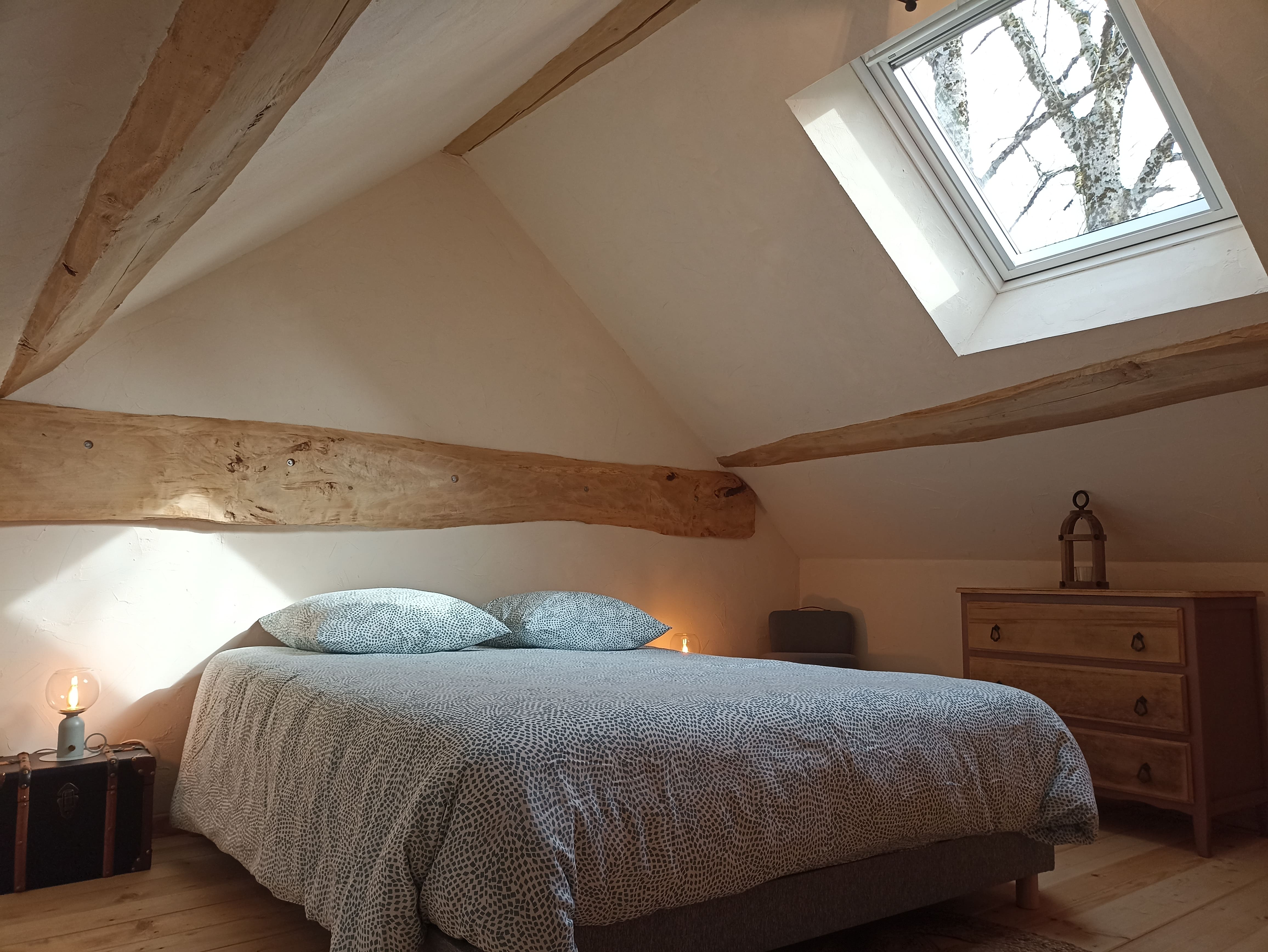 La Cabiotte & Spa : une maisonnette au cœur de la nature jurassienne à Le Louverot — cuisine