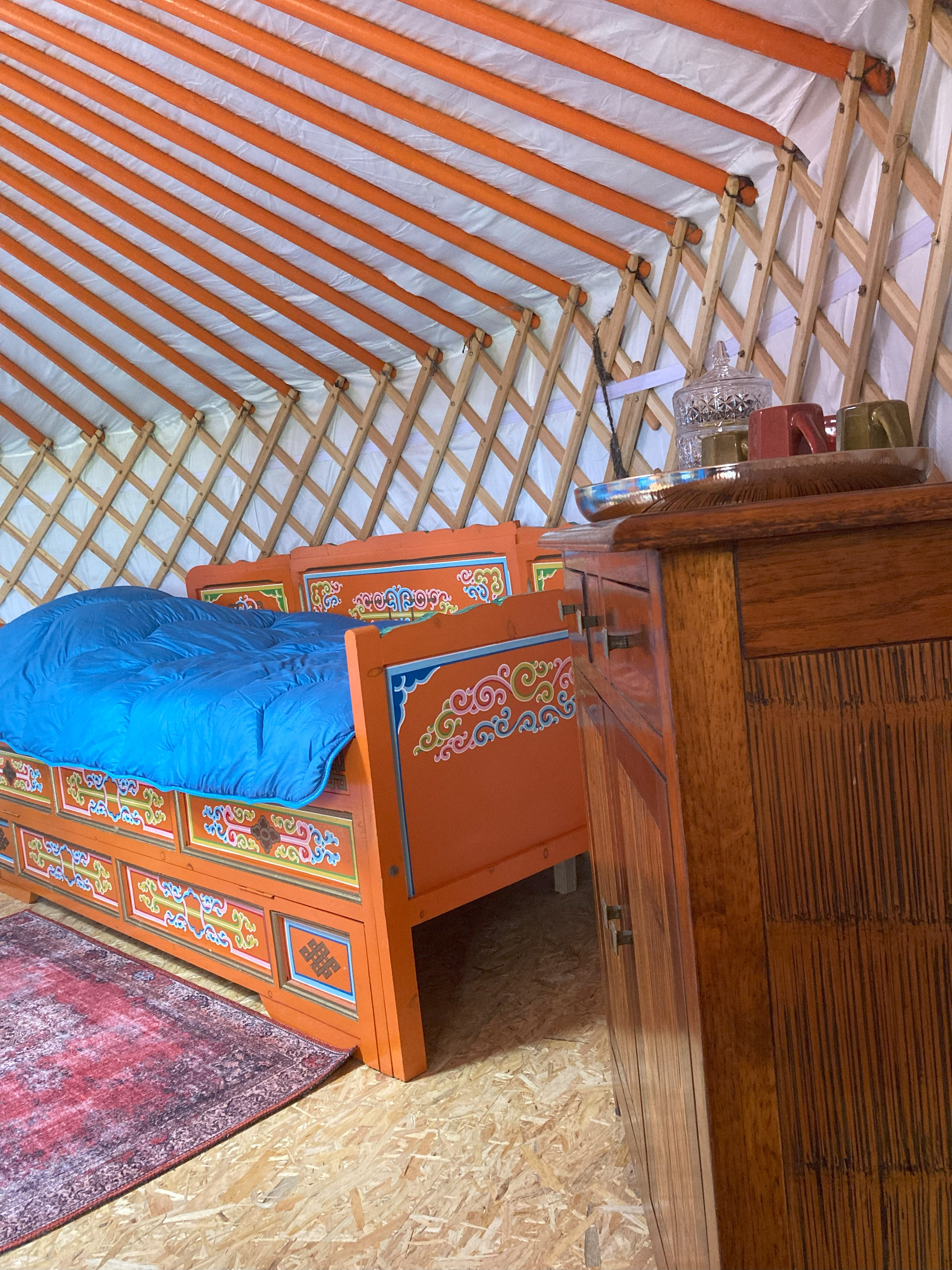 La Yourte de la Mariotte : une expérience unique en pleine nature à Montredon — salle de bain