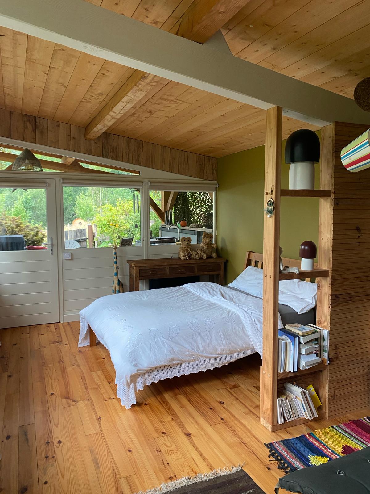 Cabane Petit Bouddha : une évasion en pleine nature à Arrien En Bethmale — environnement naturel