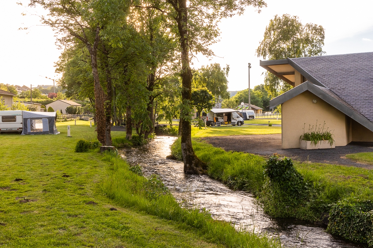 Tente Lodge safari — Séjour cosy avec spa à Brassac (Tarn) à Brassac — salle de bain