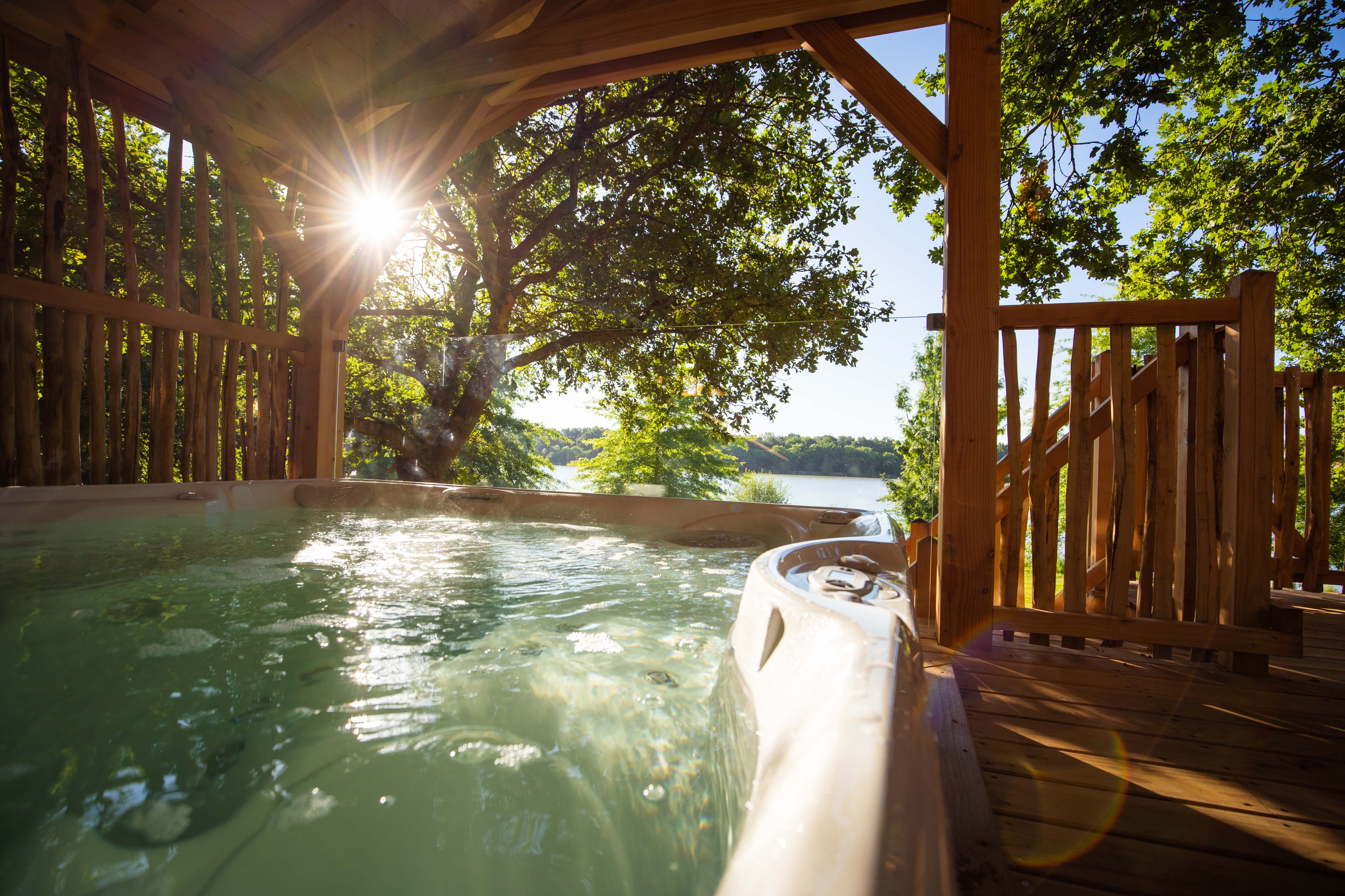Cabane Spa dans les arbres — Séjour détente à 4m en Vendée à La Roche-sur-Yon — chambre