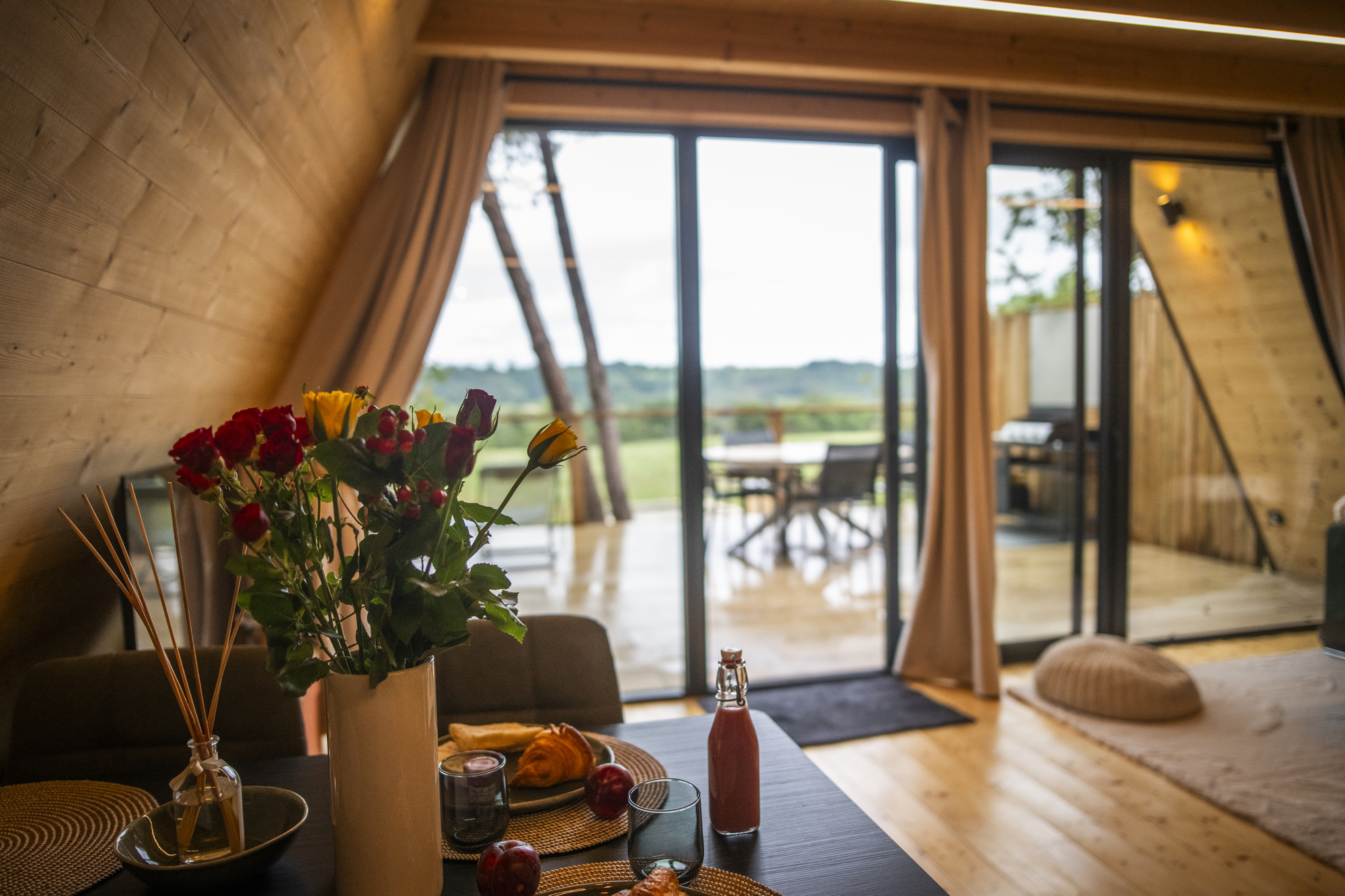Chalet VercoréA — Cabane avec spa privatif à Drôme des Collines à Saint-Christophe-et-le-Laris — vue intérieure