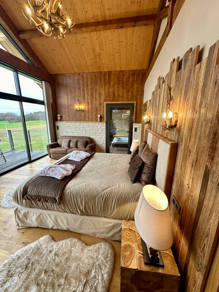 L'Orée du Bois : une suite de luxe avec spa privatif à Eymet — environnement naturel