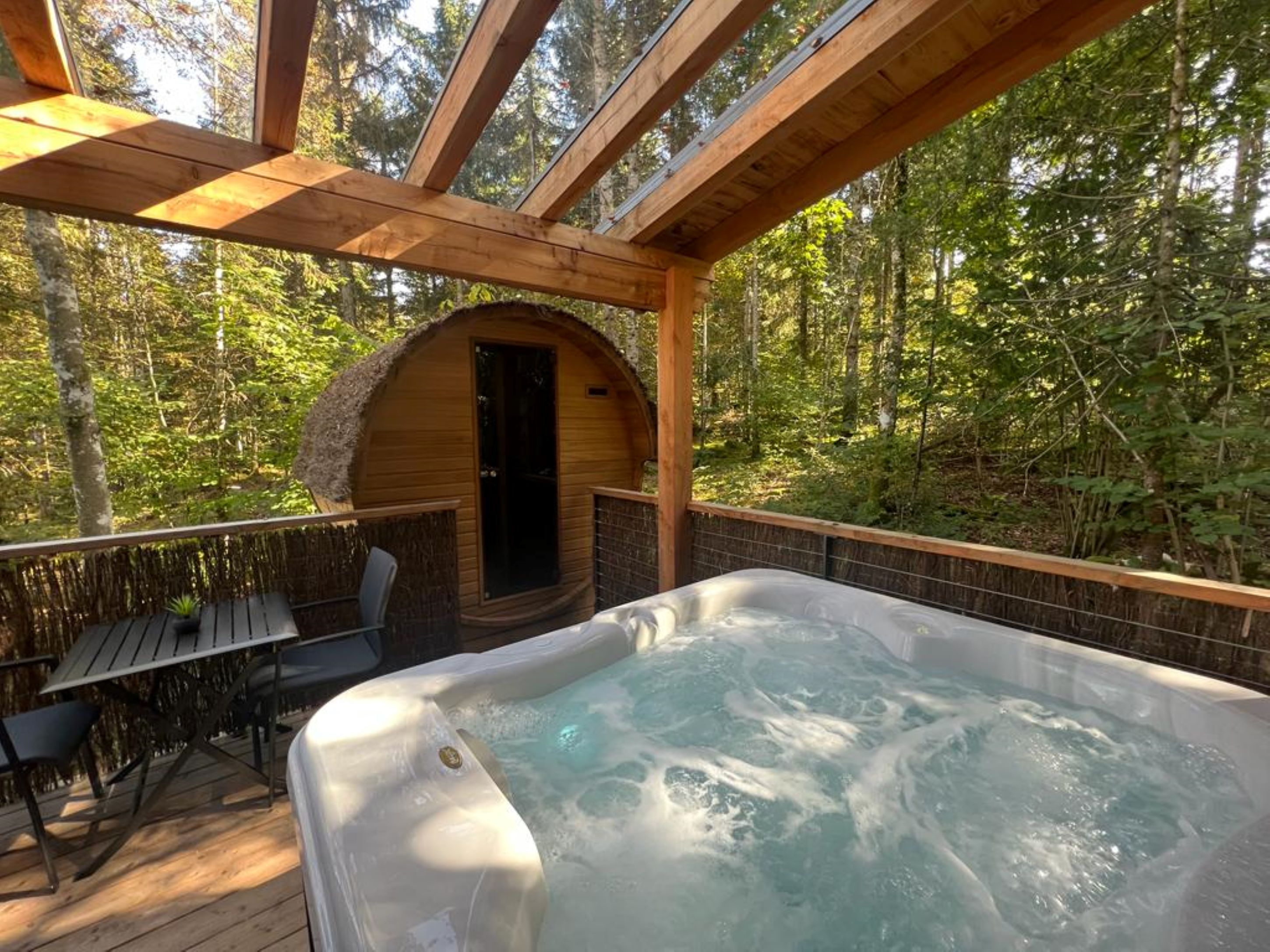 Cabane La Champvent : une évasion bien-être en Franche-Comté à Petite Chaux — vue intérieure