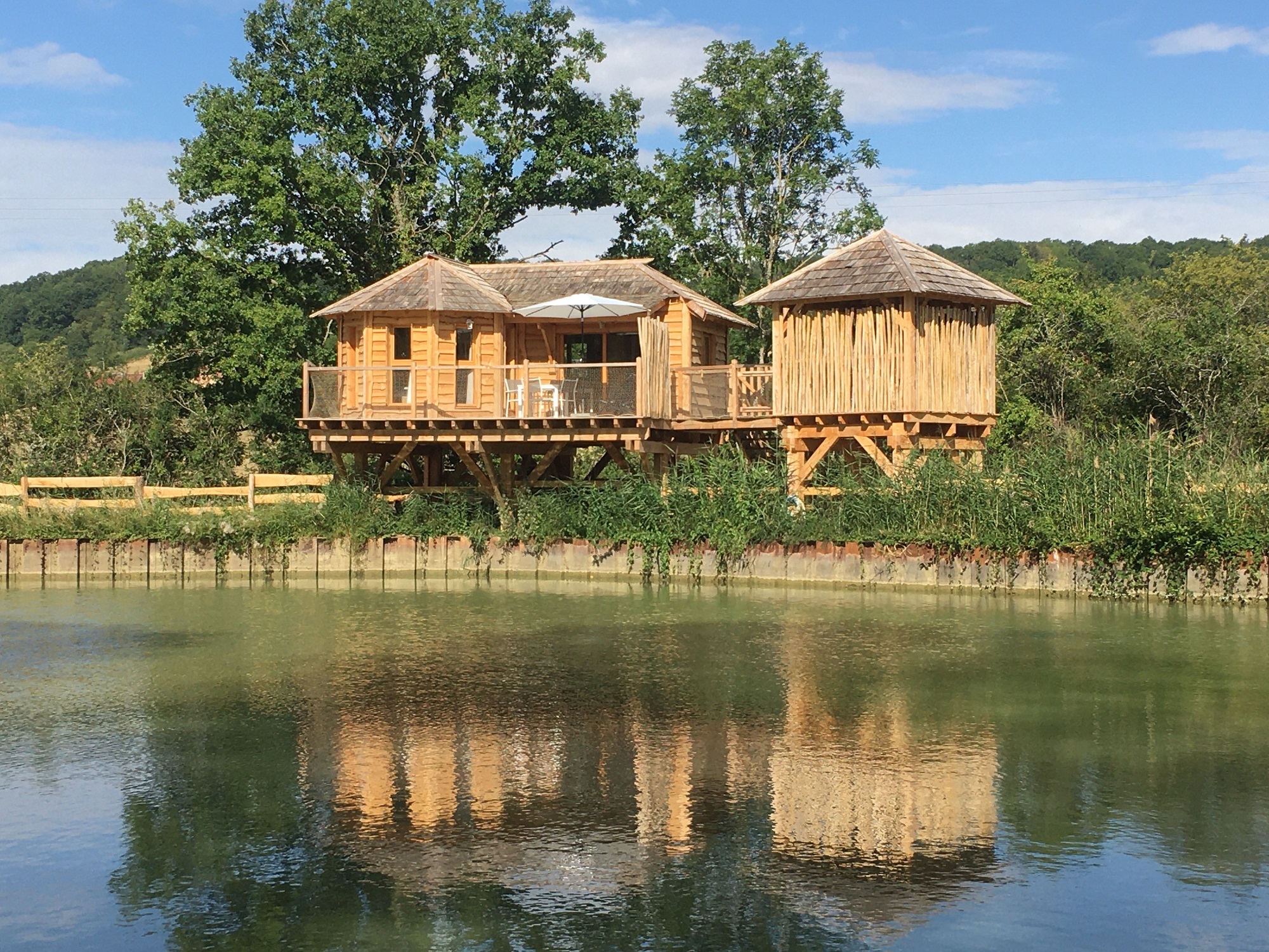 La Cabane Spa Rivage : une expérience unique en Bourgogne à Chassey — vue intérieure