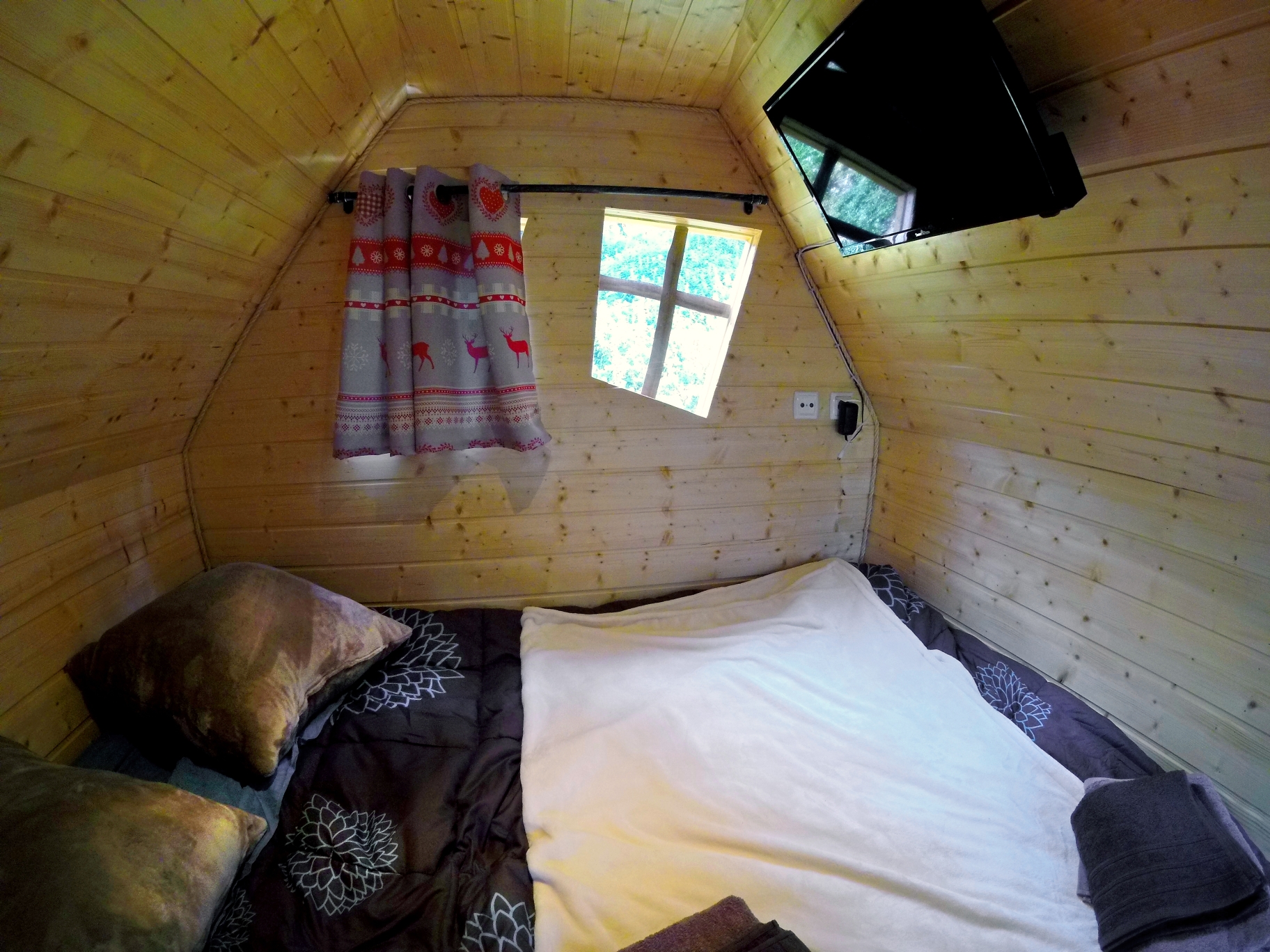 Cabane Les Encantadas : une évasion en pleine nature à Ignaux — salle de bain