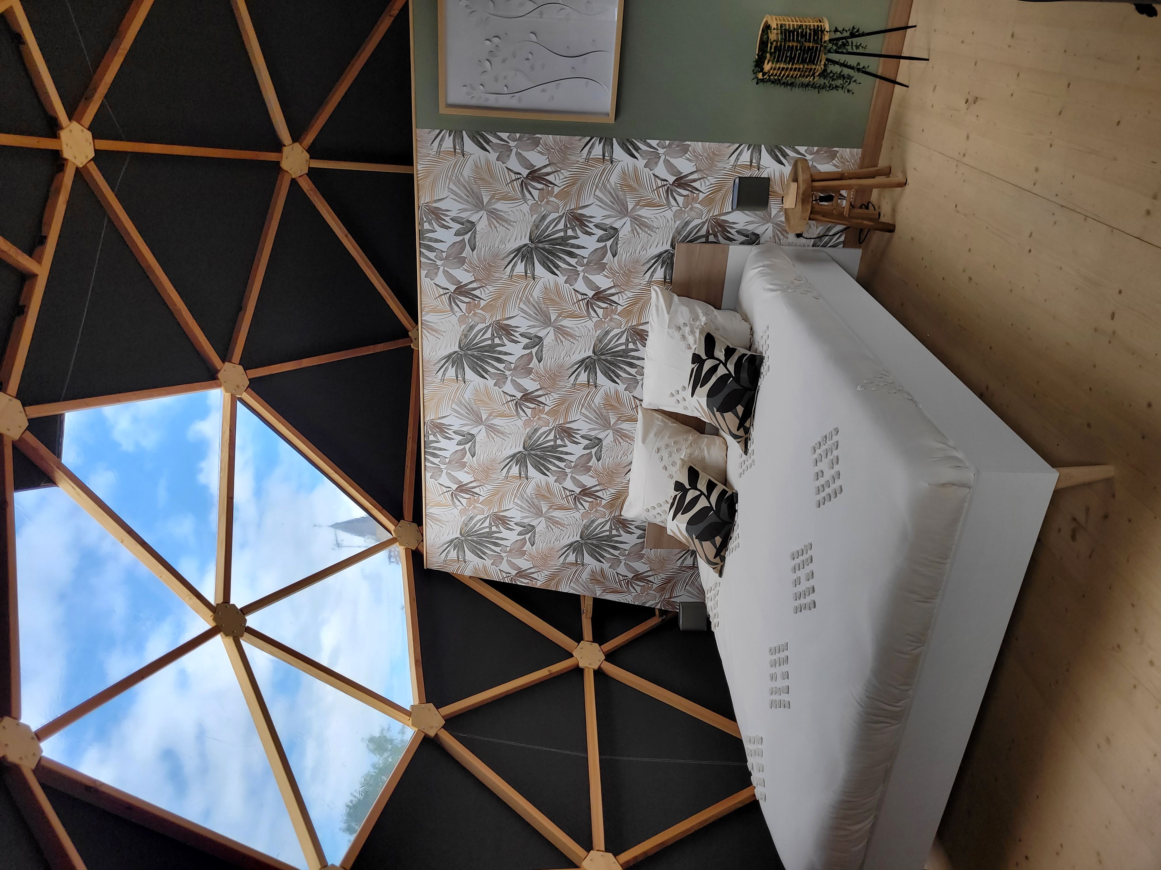 Solaris & Spa — Dôme avec jacuzzi à Somme à Amiens — chambre