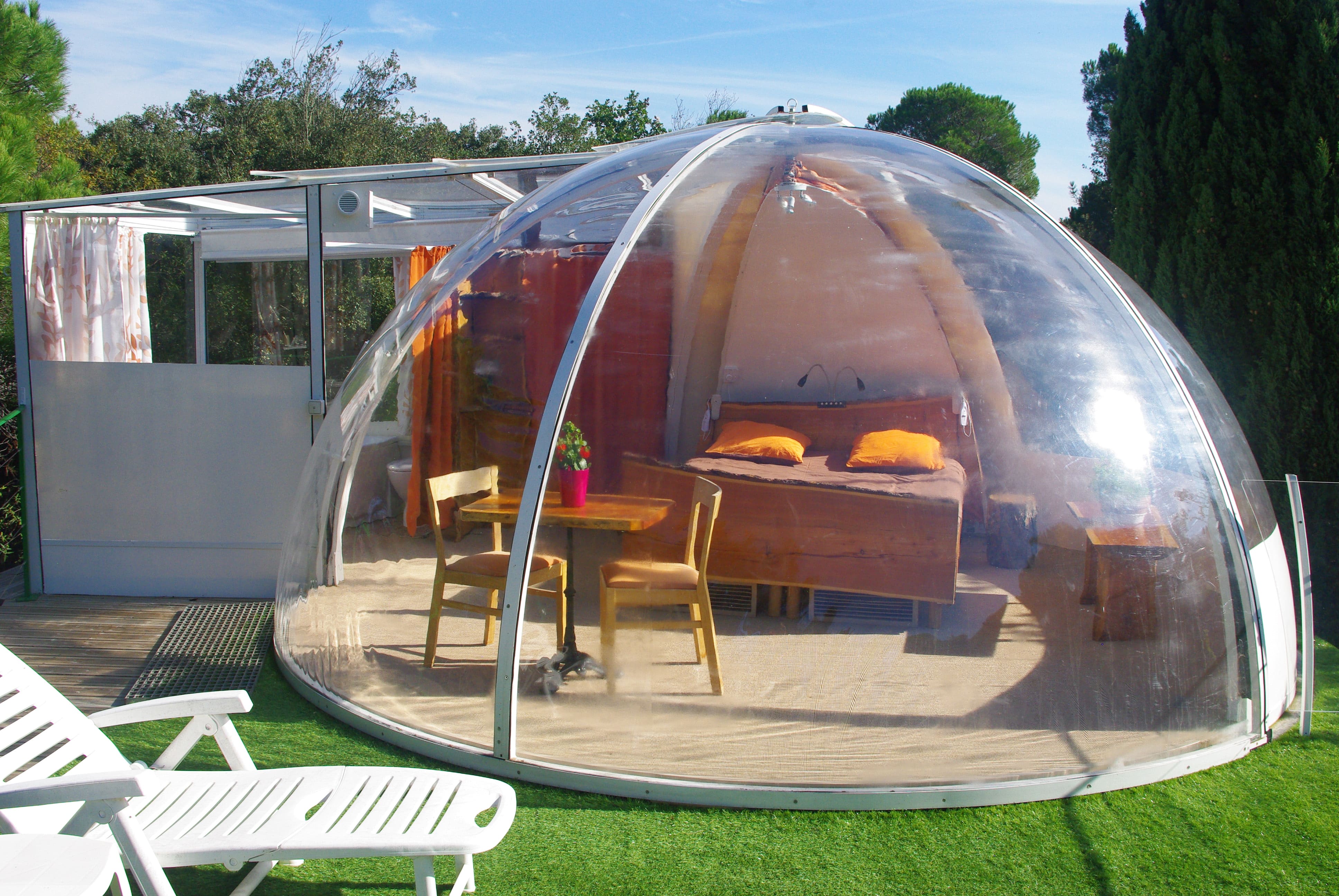 Bulle sur le toit — Nuit étoilée avec baignoire balnéo à Var à Draguignan — vue depuis la terrasse
