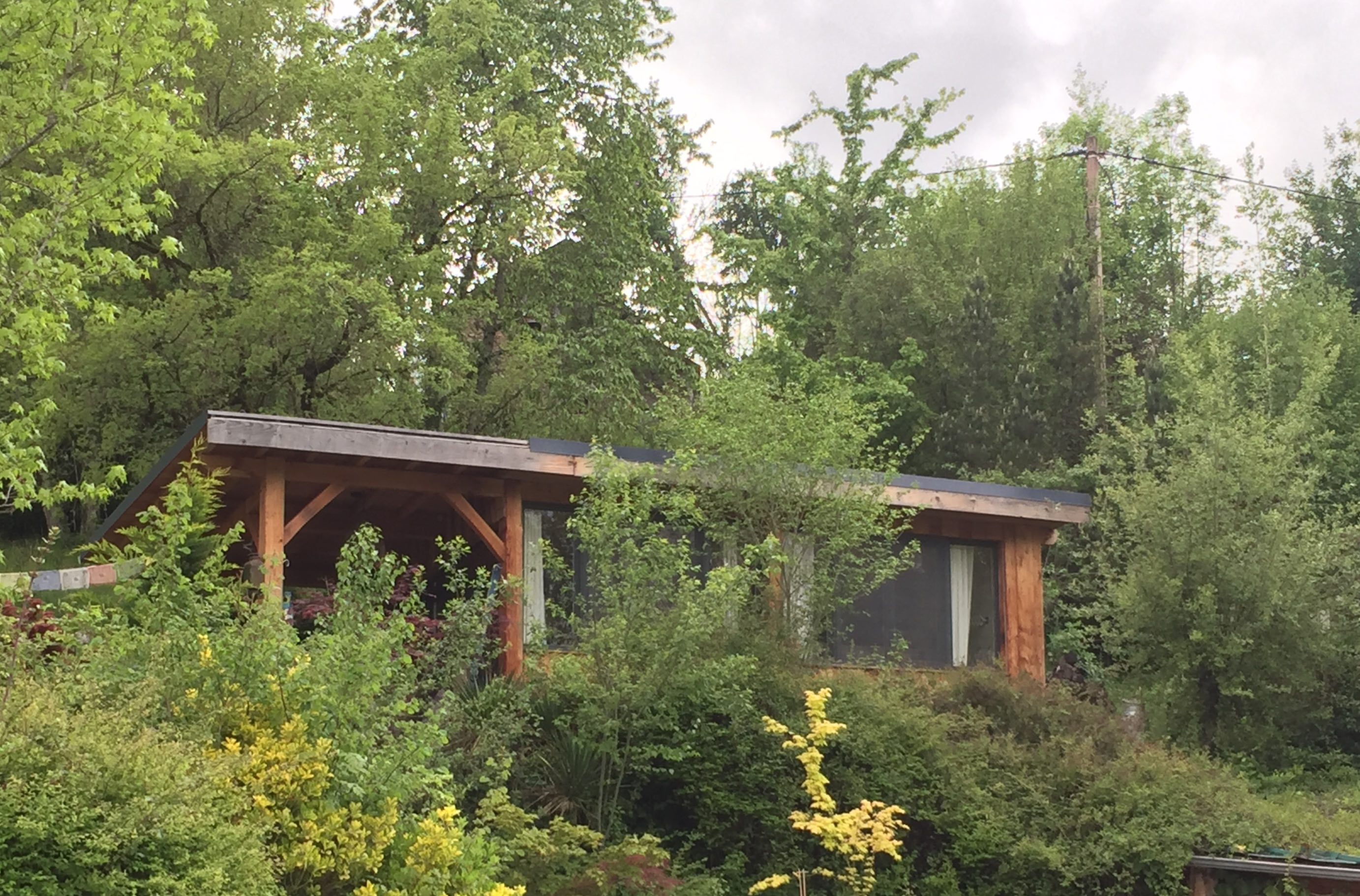 Cabane Petit Bouddha : une évasion en pleine nature à Arrien En Bethmale — vue intérieure