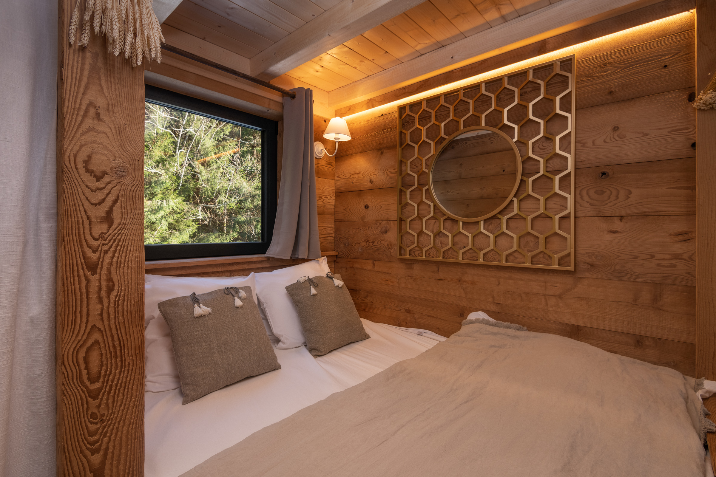 Lodge de Nono & Spa : une cabane immersive en Lorraine à Barbey Seroux — espace de vie