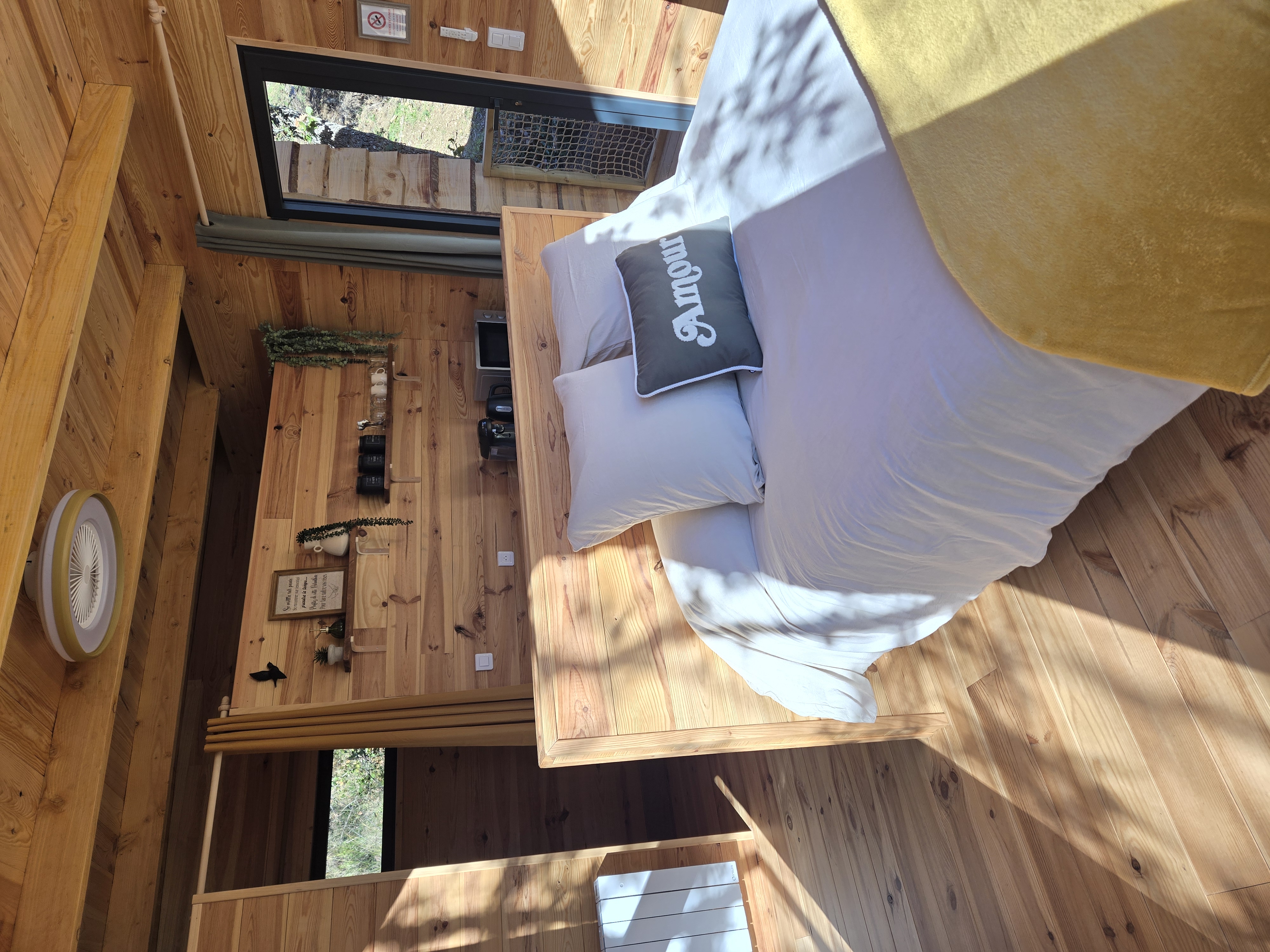 La Parenthèse — Cabane sur pilotis avec spa à Pyrénées-Orientales à Finestret — chambre