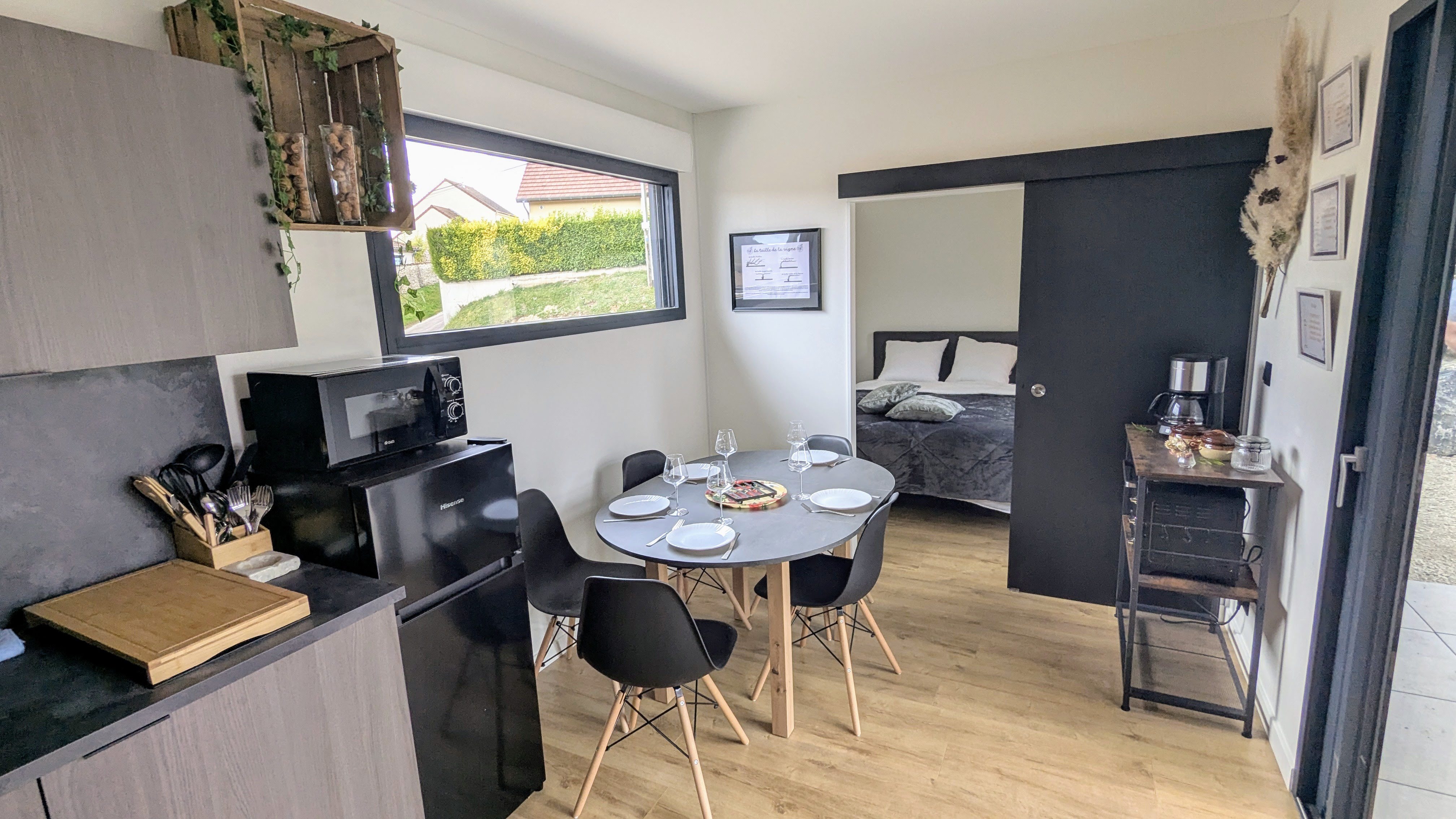 Ecolodge Le Pinot Meunier — Séjour avec spa à 2 pas de Nigloland à Dolancourt — espace de vie