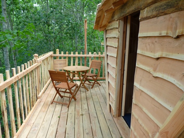 Diane : une cabane dans les arbres au cœur de l'Aquitaine à Loubieng — chambre