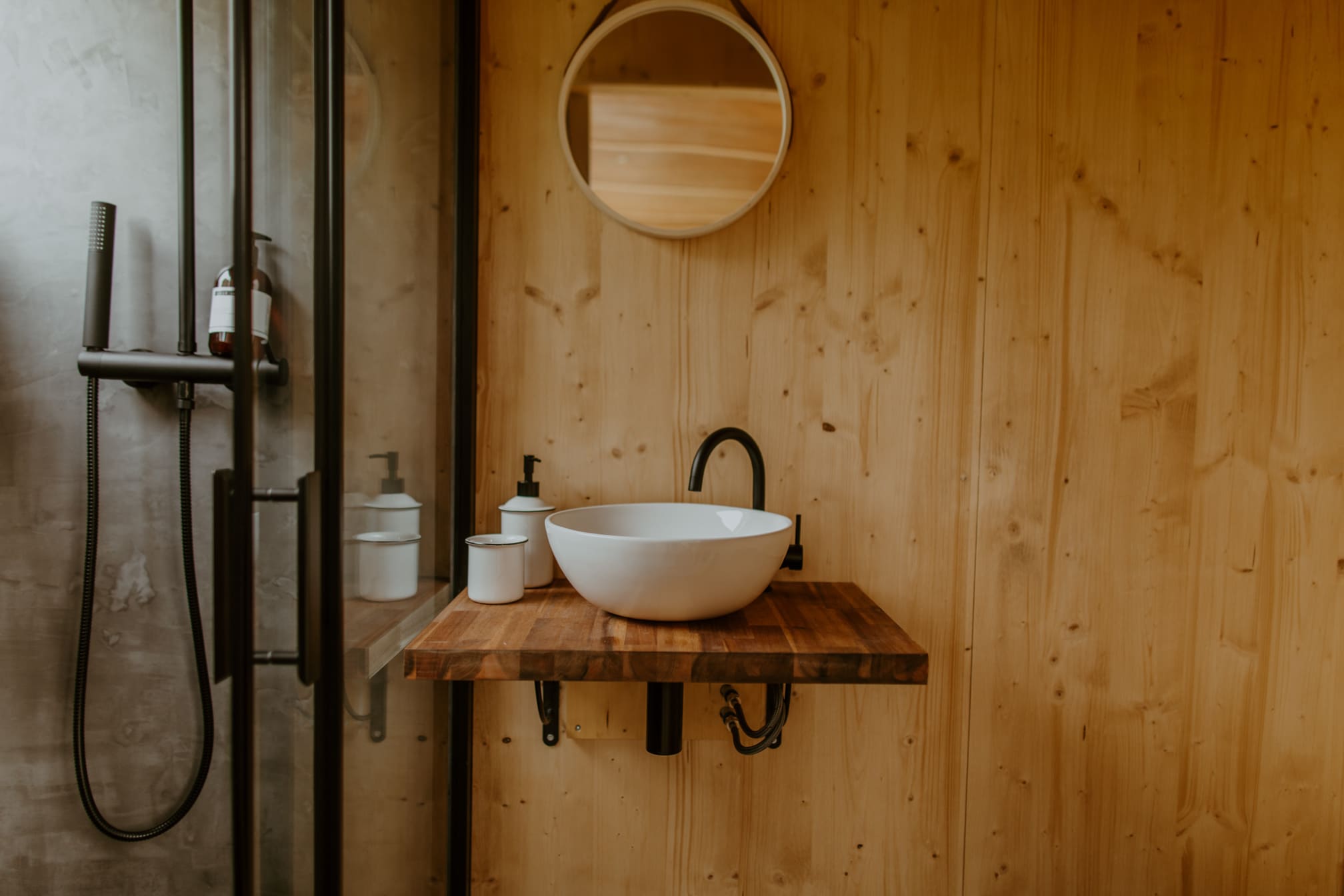 Parcel Tiny House — Séjour bucolique avec spa à Haute-Vienne à Limoges — salle de bain
