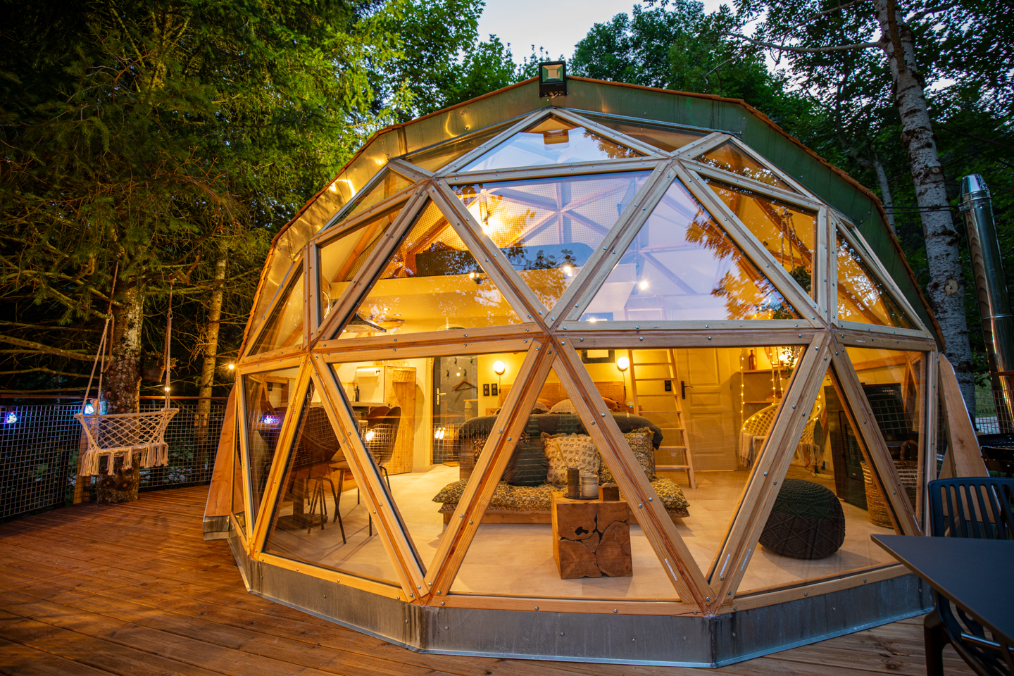 Dôme panoramique : une immersion totale dans la nature à Autrans — chambre