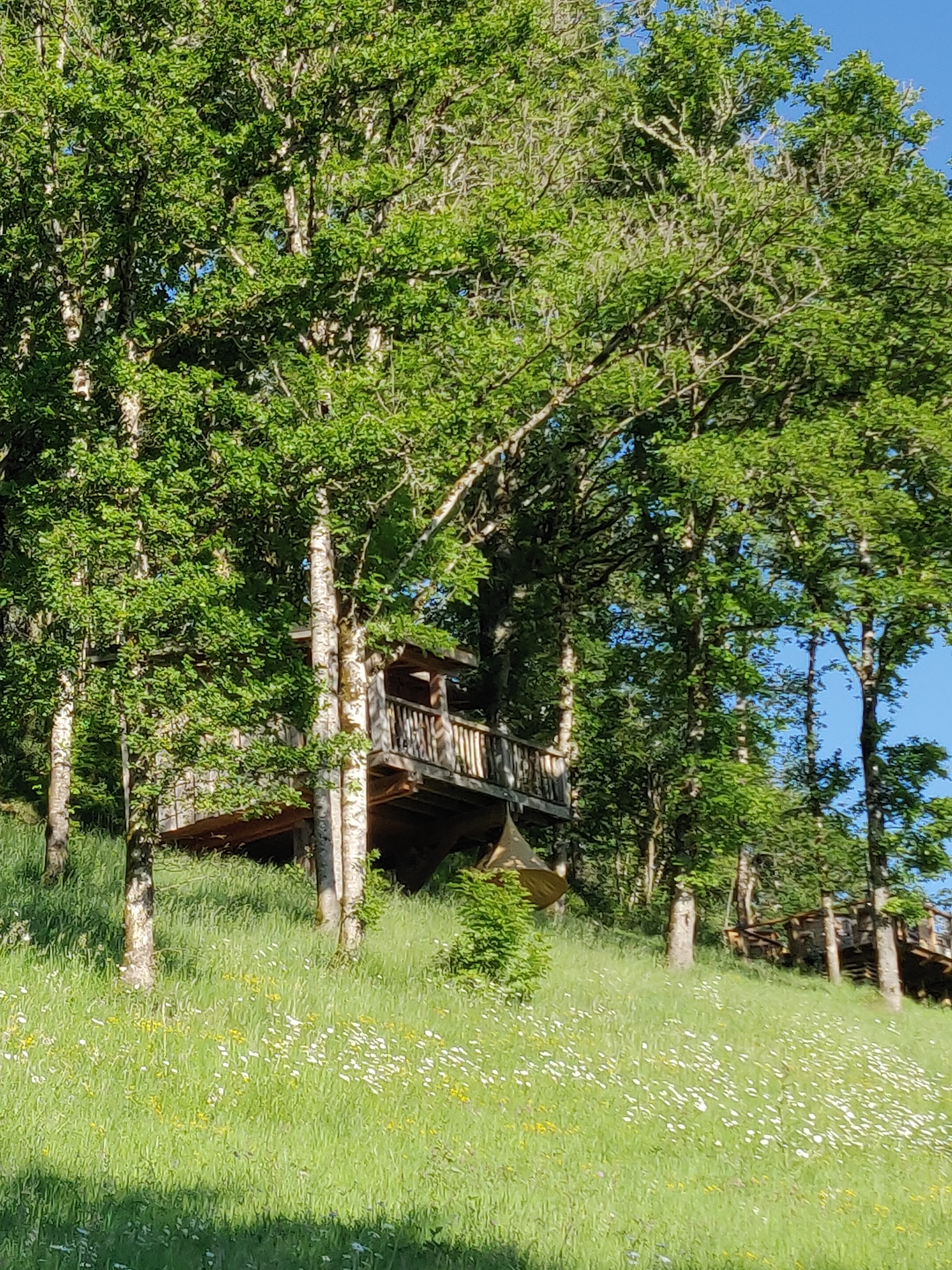 Cabane Chataignier — Cabane sur pilotis avec spa à Puy-de-Dôme à Orcines — vue intérieure