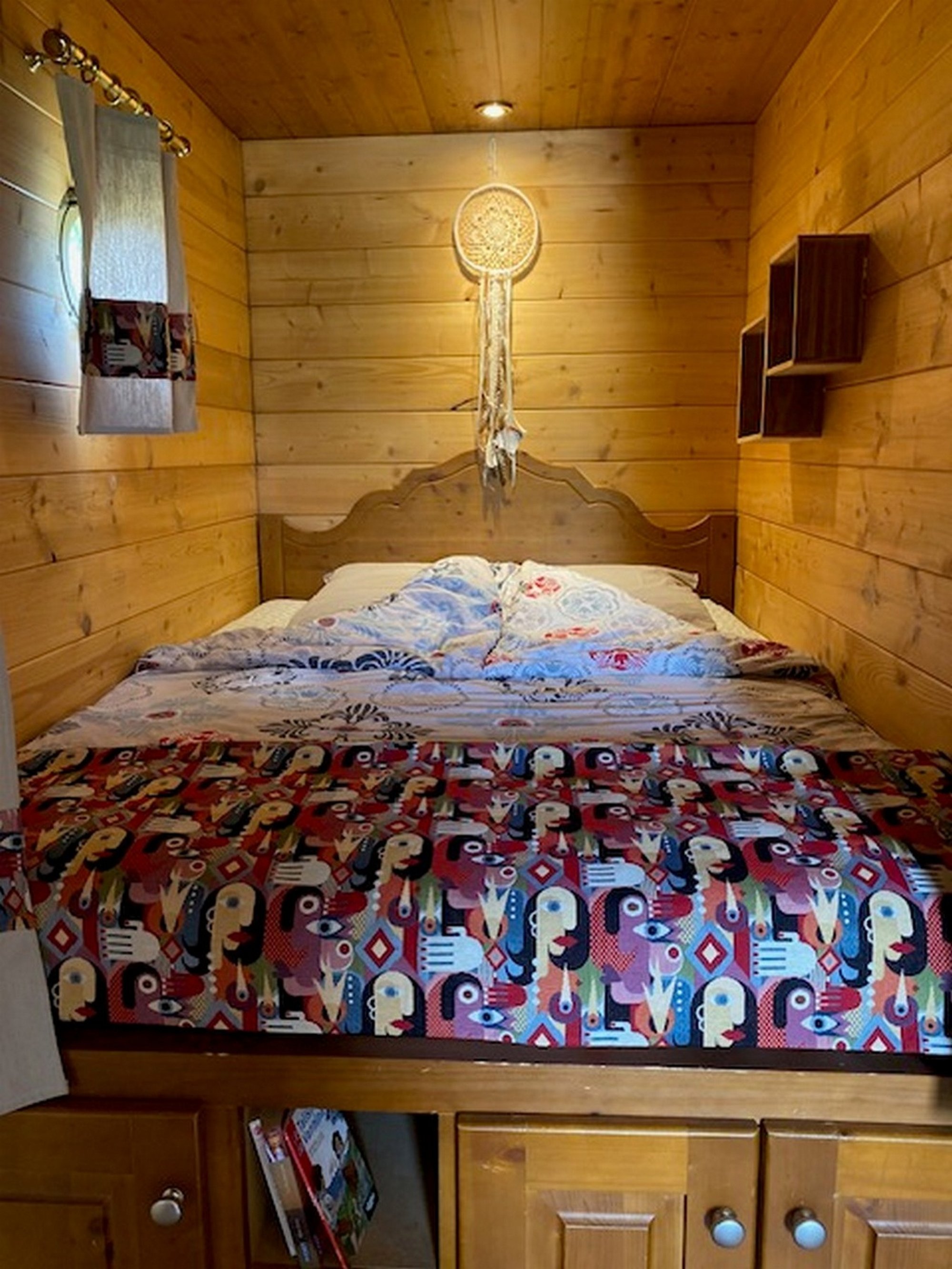 Roulotte Odine — Escapade bohème avec spa à Moselle à Metz — espace de vie