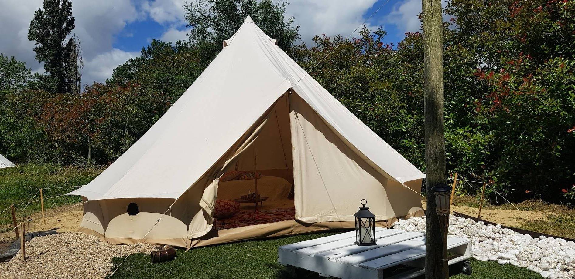 Tente Sibley le Rêve & Spa : une expérience unique en Aquitaine à Berson — vue depuis la terrasse