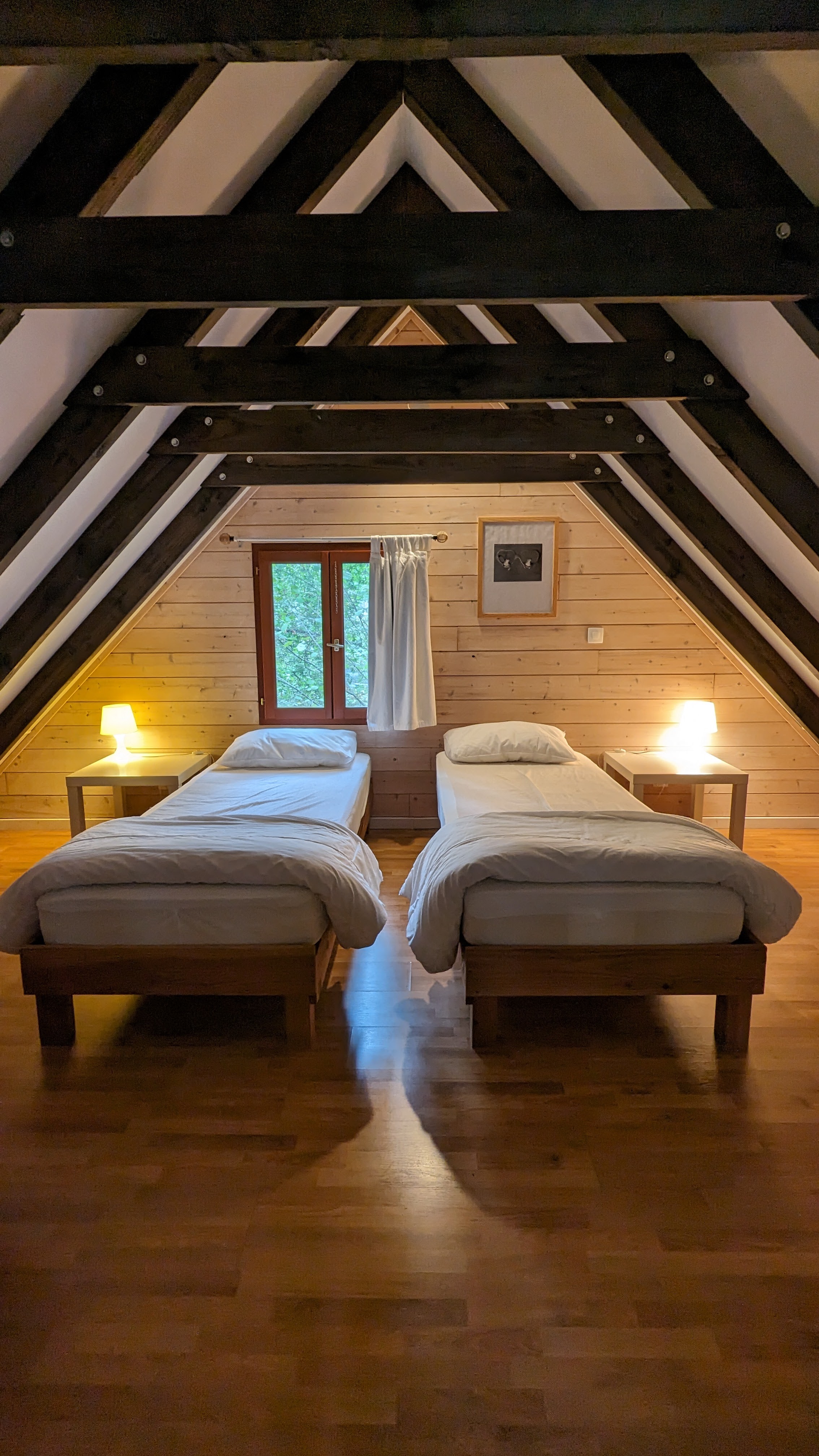 Chalet en bois de style néo-zélandais : une évasion en Aquitaine à Biron — vue depuis la terrasse