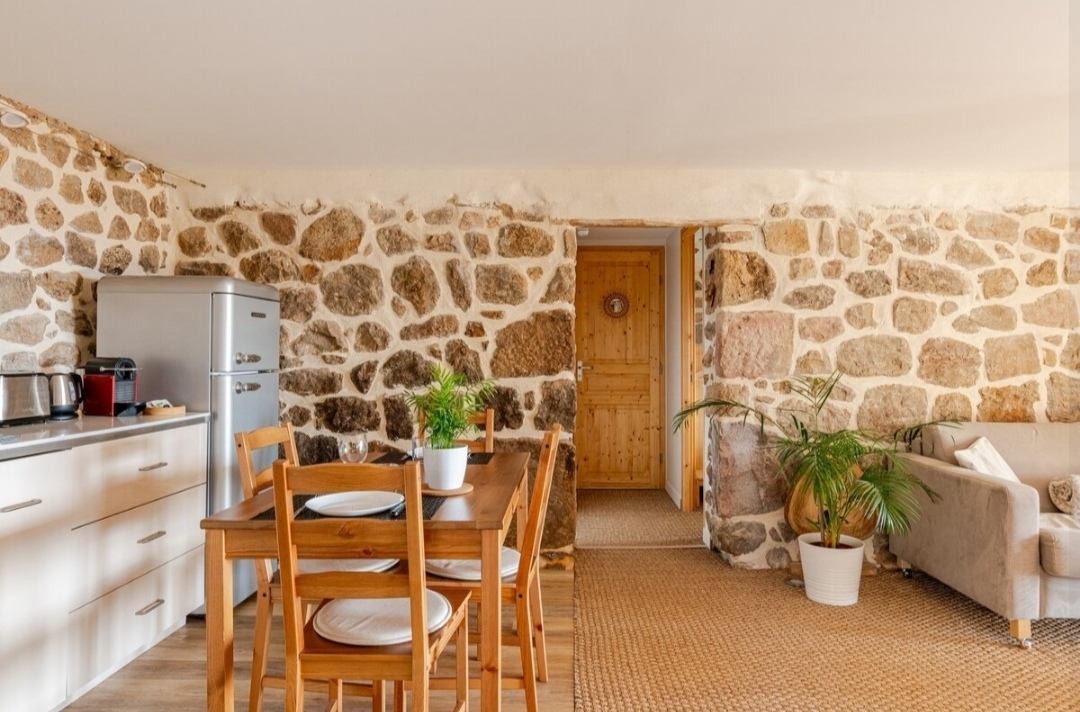 Gîte cocon — Séjour relaxant avec spa à Vernoux-en-Ardèche à Vernoux-en-Ardèche — détail architectural