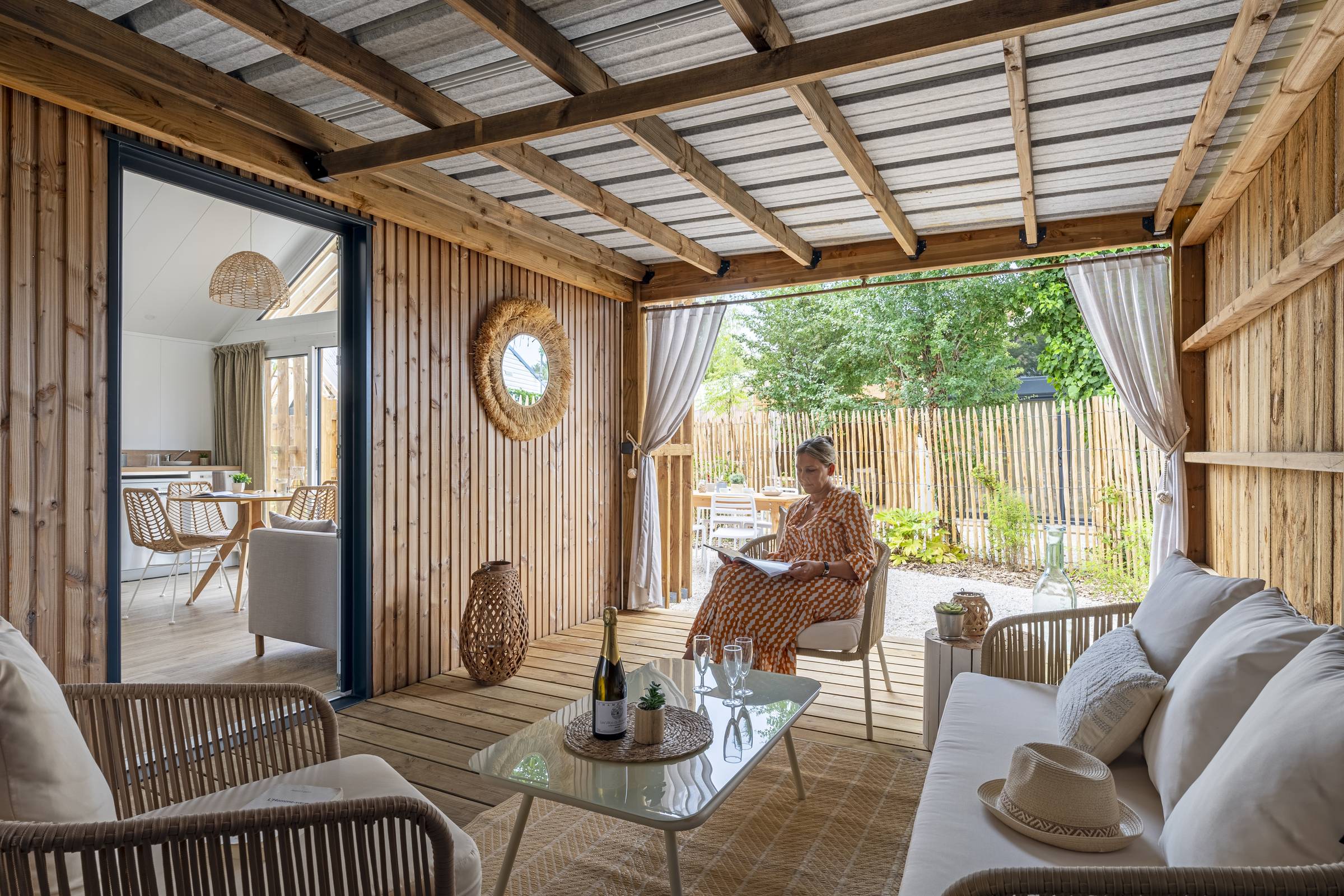 Villa Bois marin spa — Ecolodge avec jacuzzi en Vendée à La Roche-sur-Yon — espace de vie