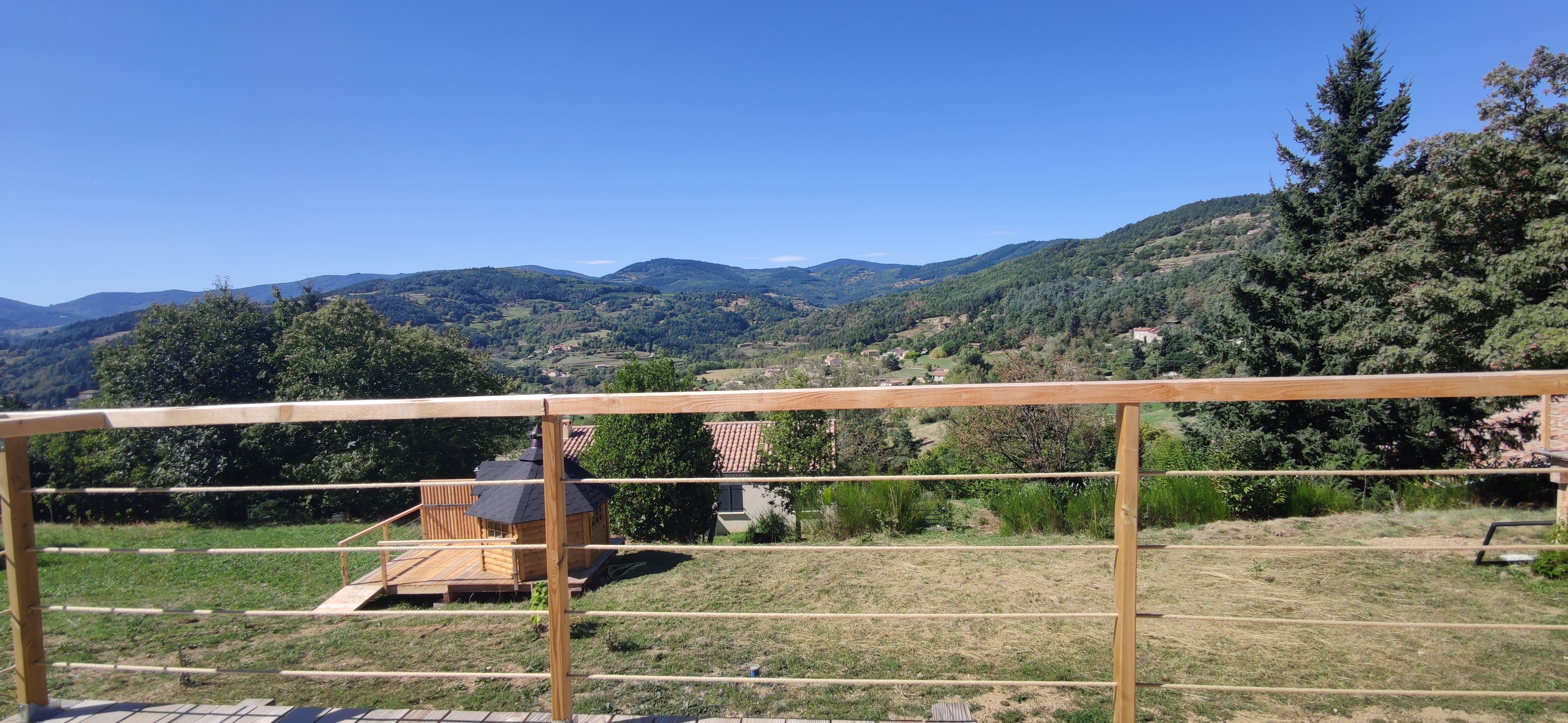 Cabane de l'Elfe — Nuit perchée à 50 mètres du sol en Ardèche à Brin de Fée — espace de vie