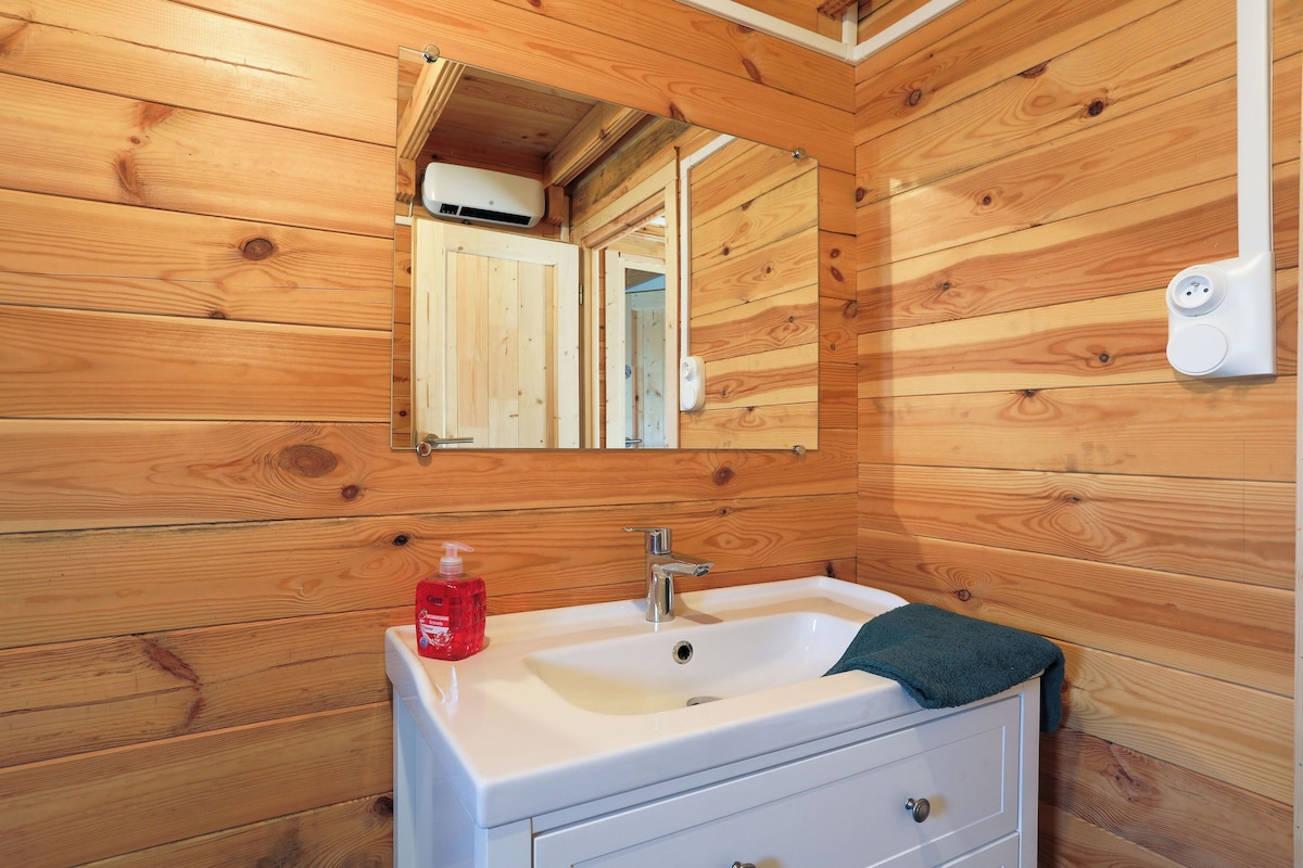 Pondok INdah — Chalet avec spa à Plounéour-Ménez (Finistère) à Plounéour-Ménez — environnement naturel