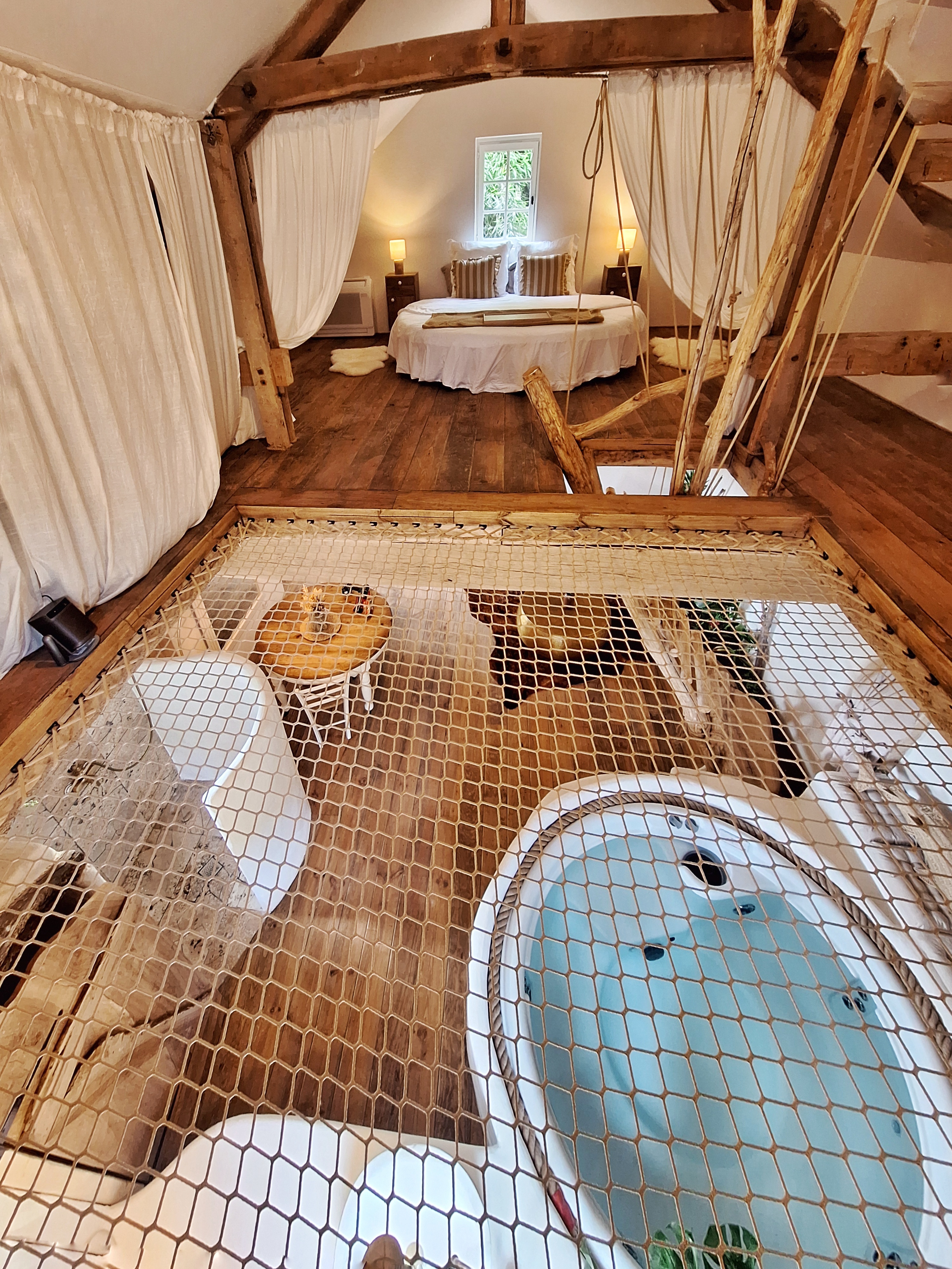 Photo 3/9 — Maison insolite « L'Escapade Amoureuse en Périgord Noir — Maison insolite avec spa à Dordogne » à Azerat Dordogne