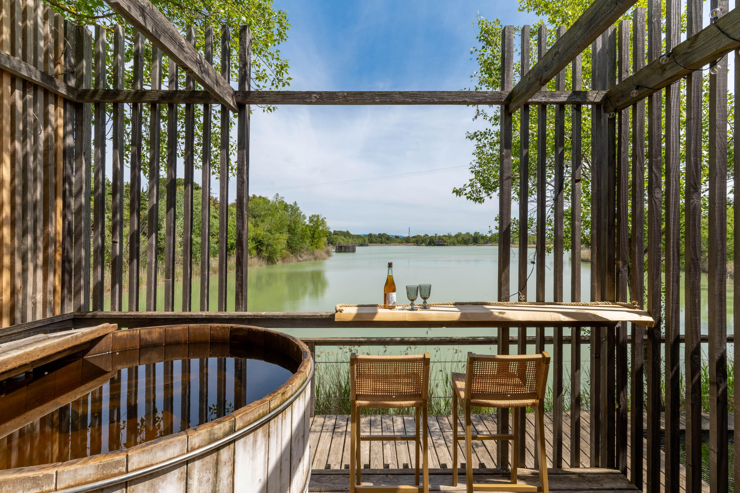 Cabane Spa Cigale : une évasion sur pilotis en Provence à Sorgues — vue intérieure