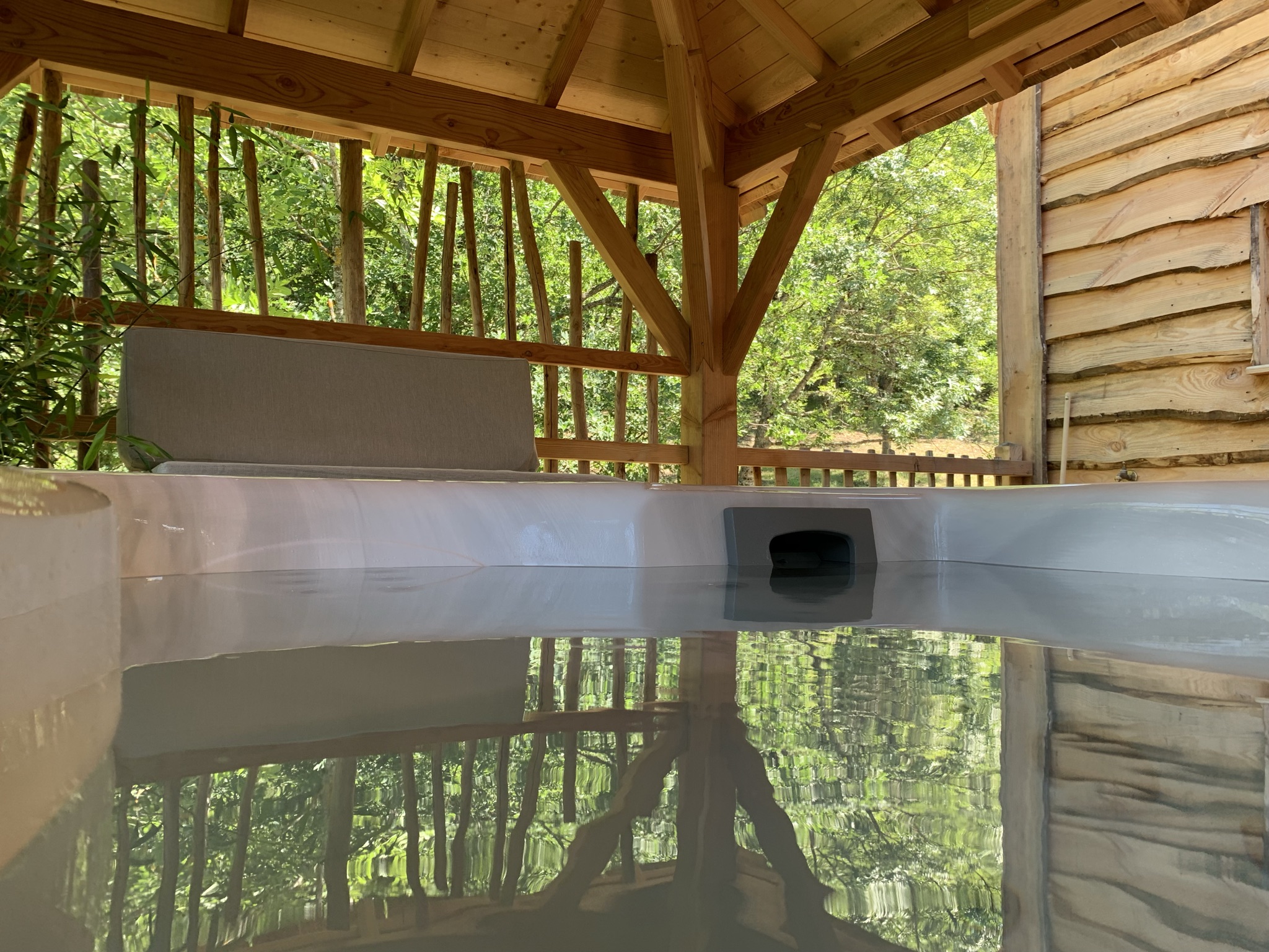 Cabane Château Duo - Spa - Jacuzzi™ — Nuit romantique en Haute-Loire à Le Puy-en-Velay — espace de vie
