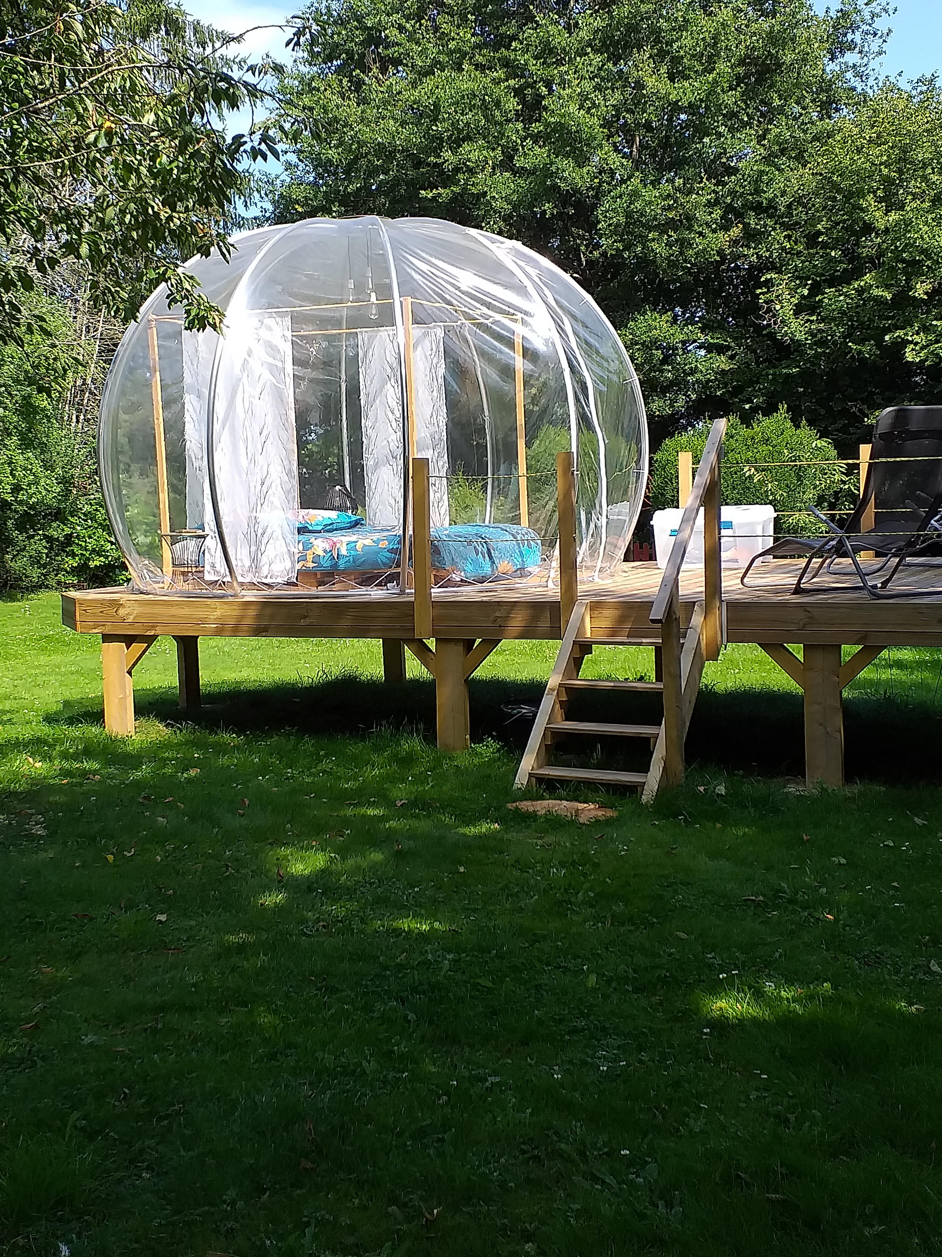 Évasion étoilée dans une bulle en Limousin à La Saunière — vue intérieure