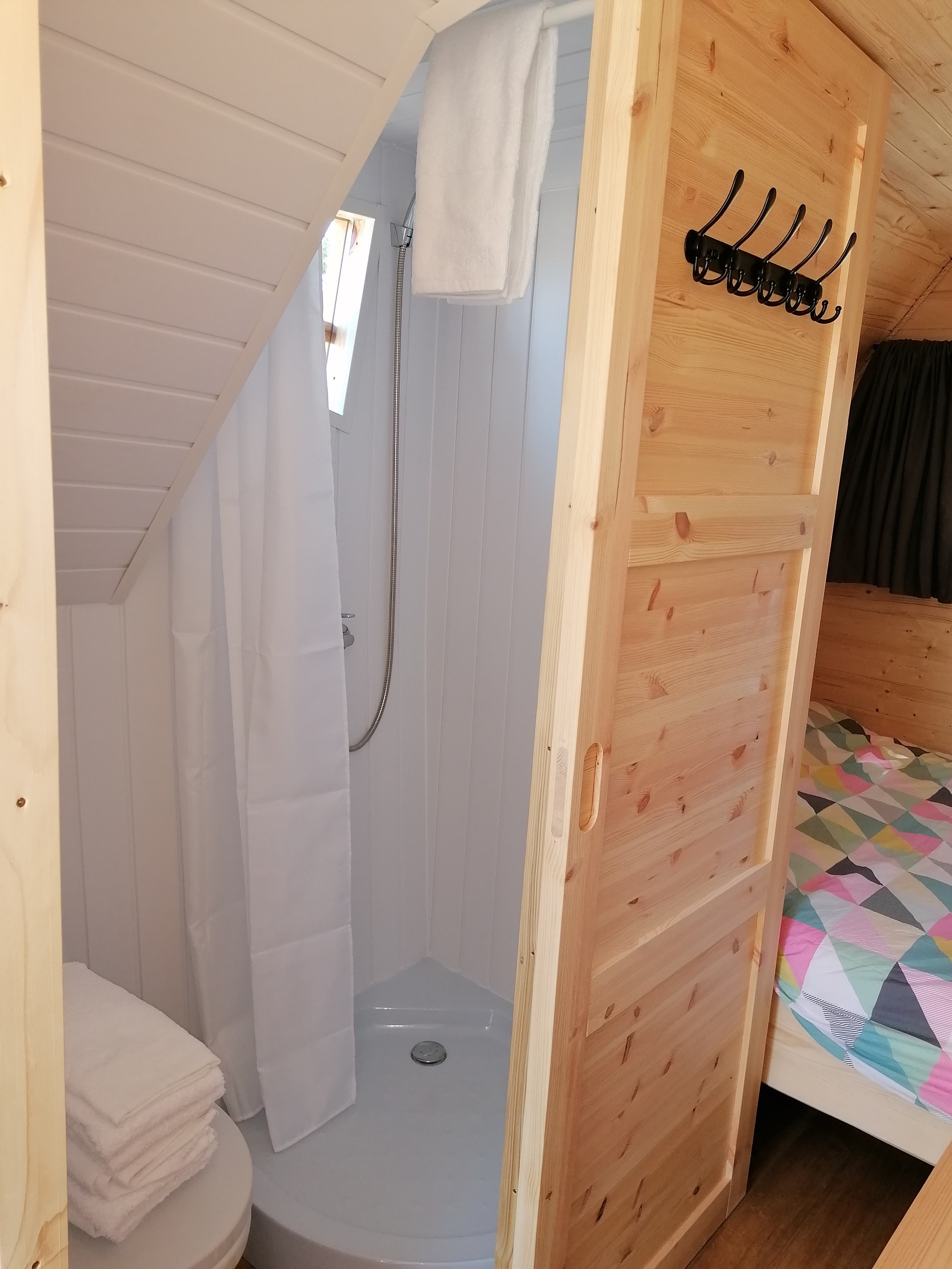 Petite Cabane de la Gare — Séjour romantique avec spa à Lurey (Marne) à Esclavolles-Lurey — vue depuis la terrasse