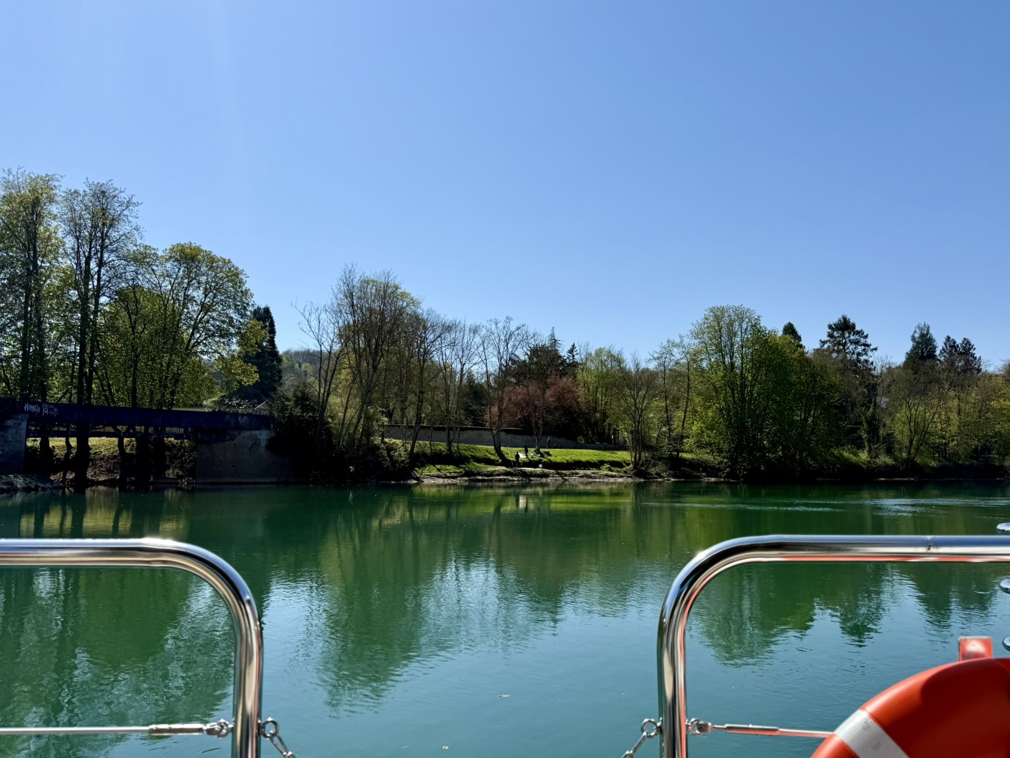 Suite flottante Supérieure — Péniche avec balnéo à Saint Fargeau (Seine-et-Marne) à Saint-Fargeau-Ponthierry — salle de bain