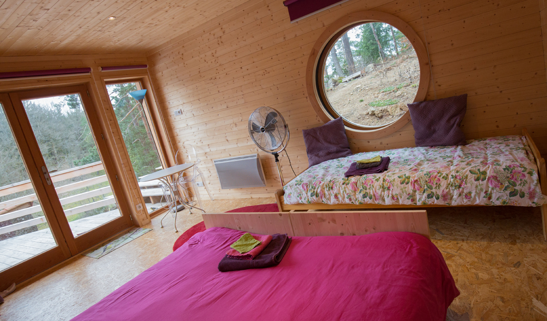 Le Chalet GAIA — Cabane avec spa à La Roche aux Fées (Haute-Loire) à Lapte — cuisine